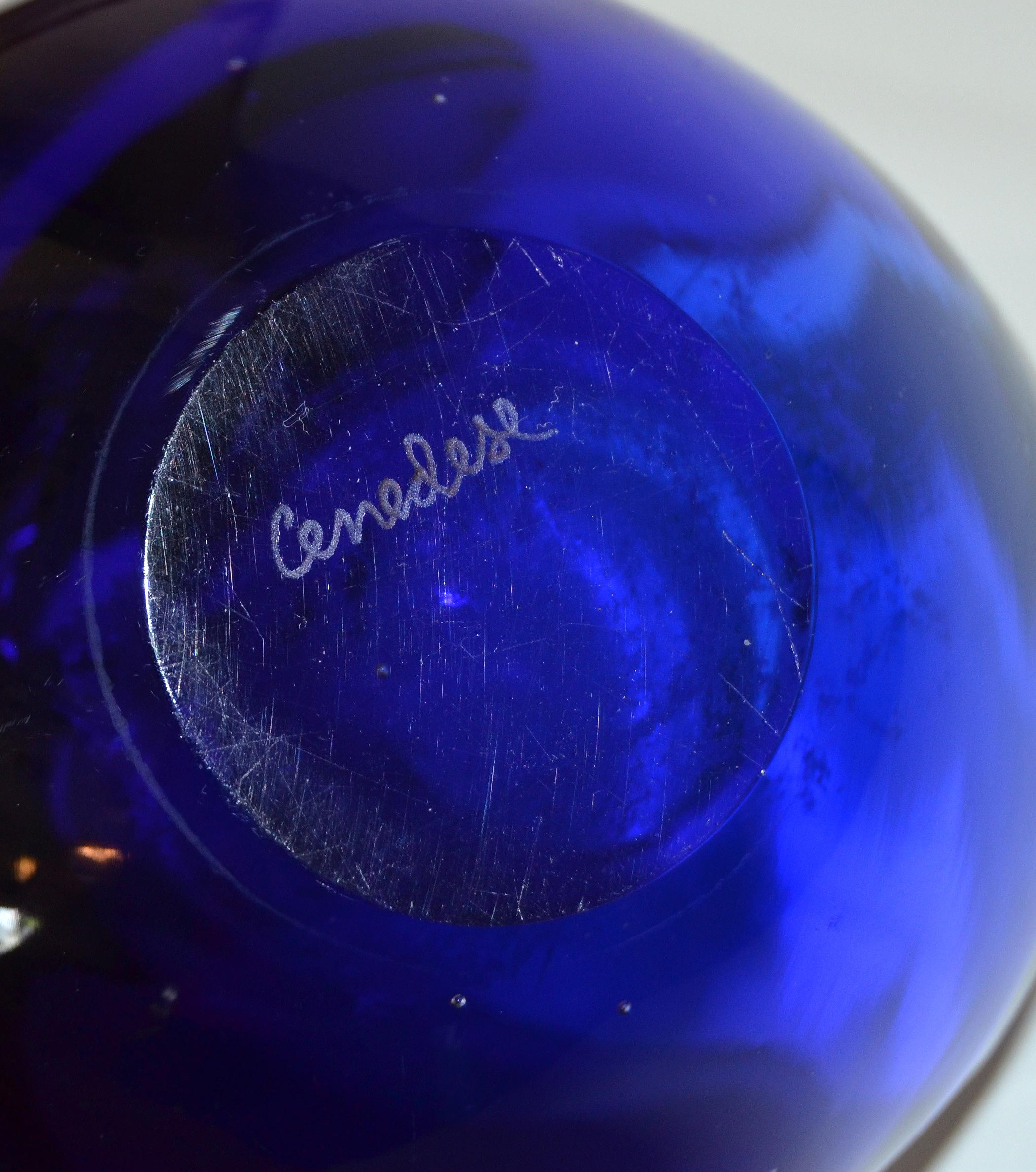 Signed Gino Cenedese Round Heavy Murano Glass Blue and Clear Ashtray Italy 1960s 6