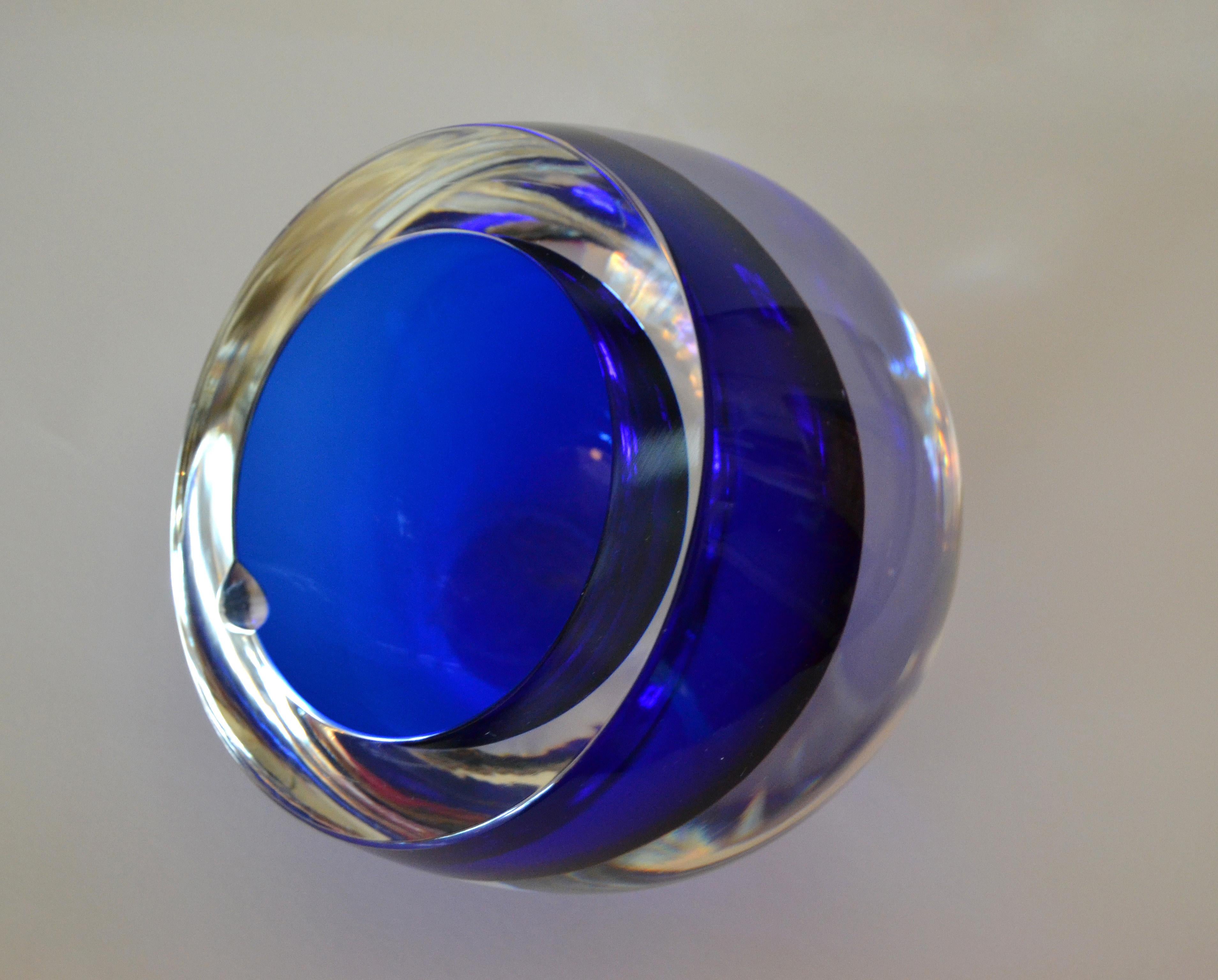 Mid-Century Modern Signed Gino Cenedese Round Heavy Murano Glass Blue and Clear Ashtray Italy 1960s