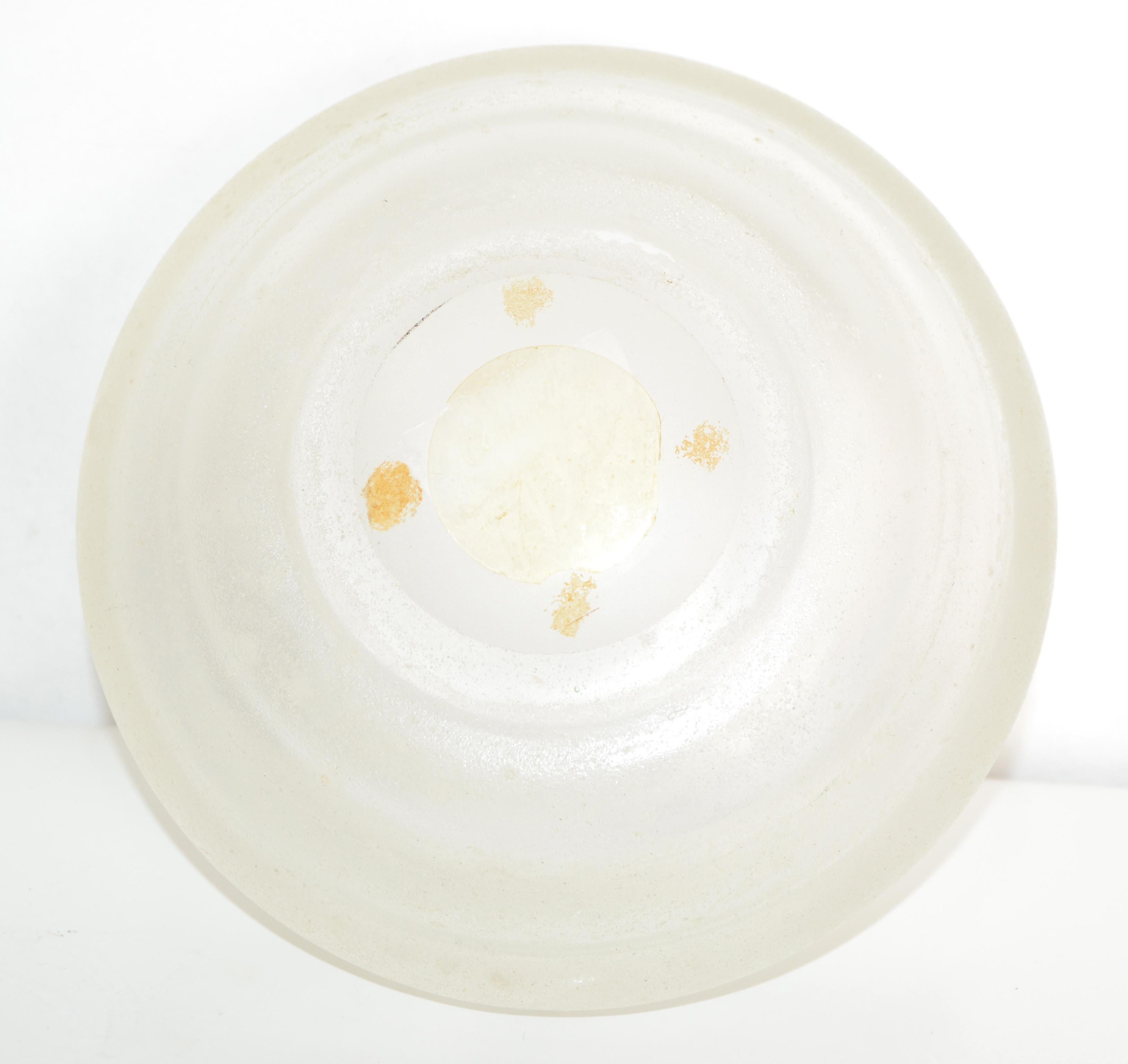 Signed Gino Cenedese Round Heavy Murano Glass Frosted Clear Ashtray Italy 1960s For Sale 3