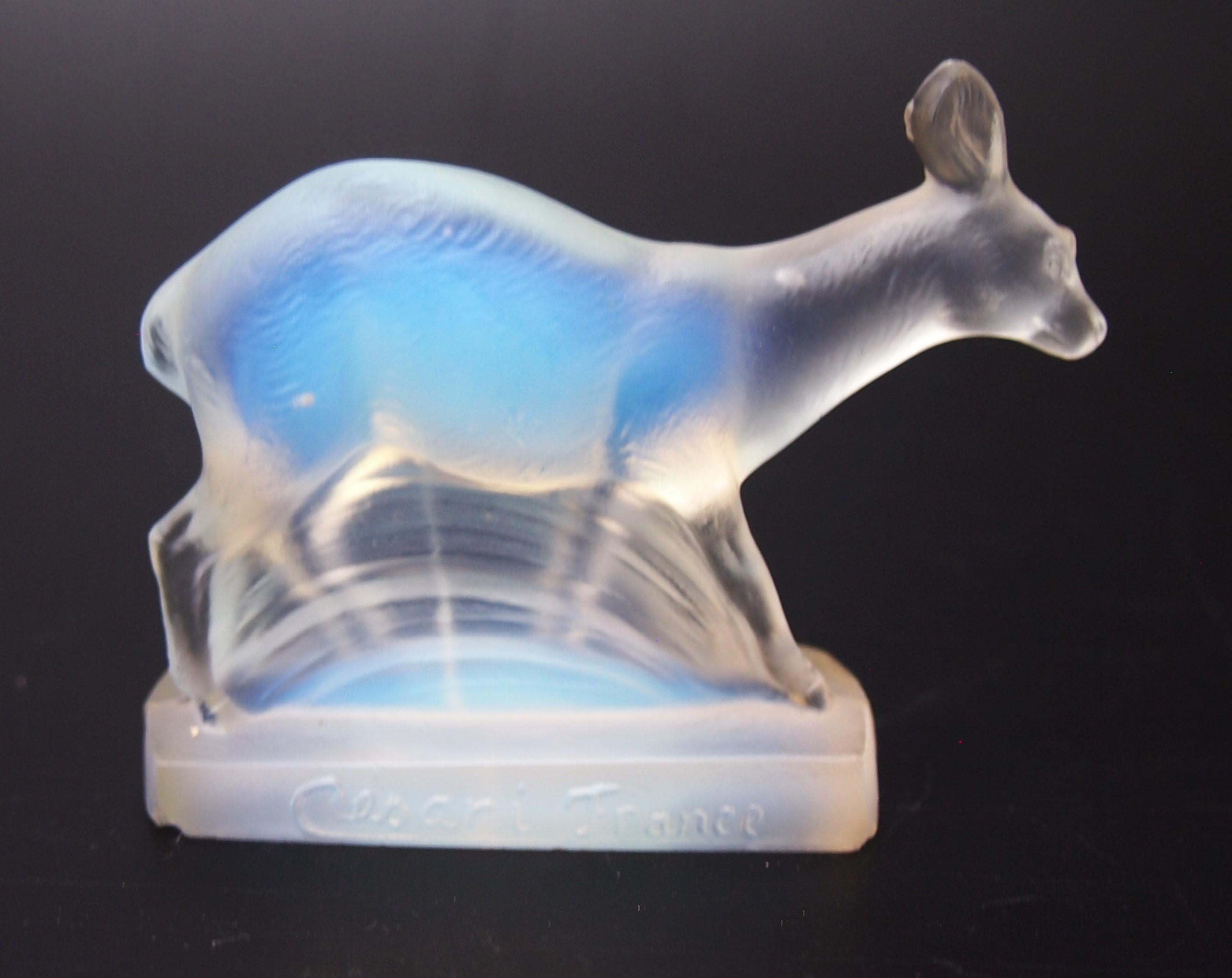 Statuette en verre signée d'un petit cerf par Cesari vers 1920 Bon état - En vente à Worcester Park, GB