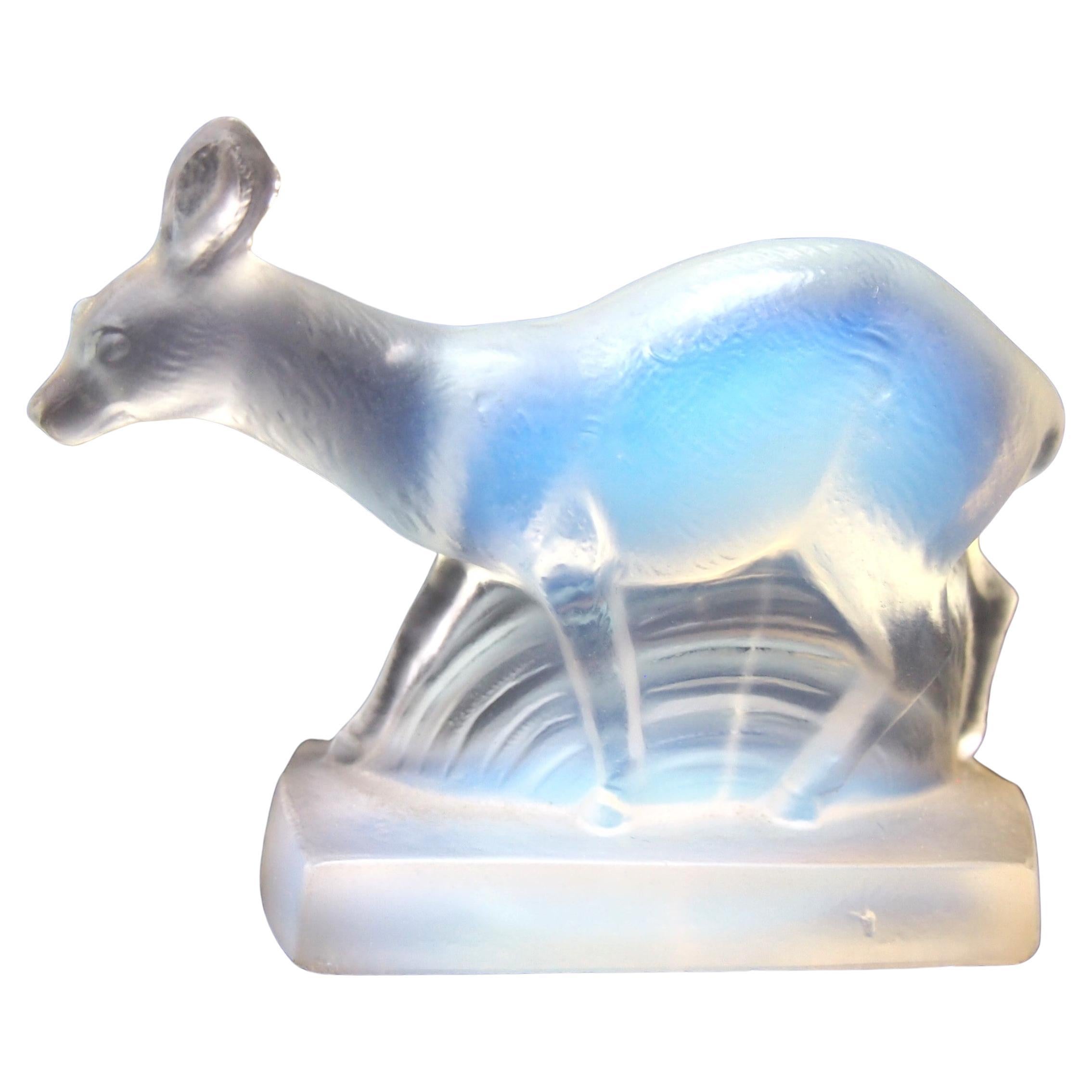 Signed Glass Statuette of a Small Deer by Cesari c1920