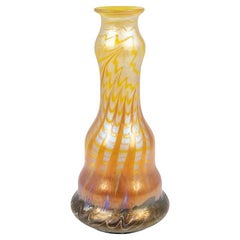 Vase en verre signé Loetz circa 1900 Art nouveau Jugendstil Bohemia jaune orange