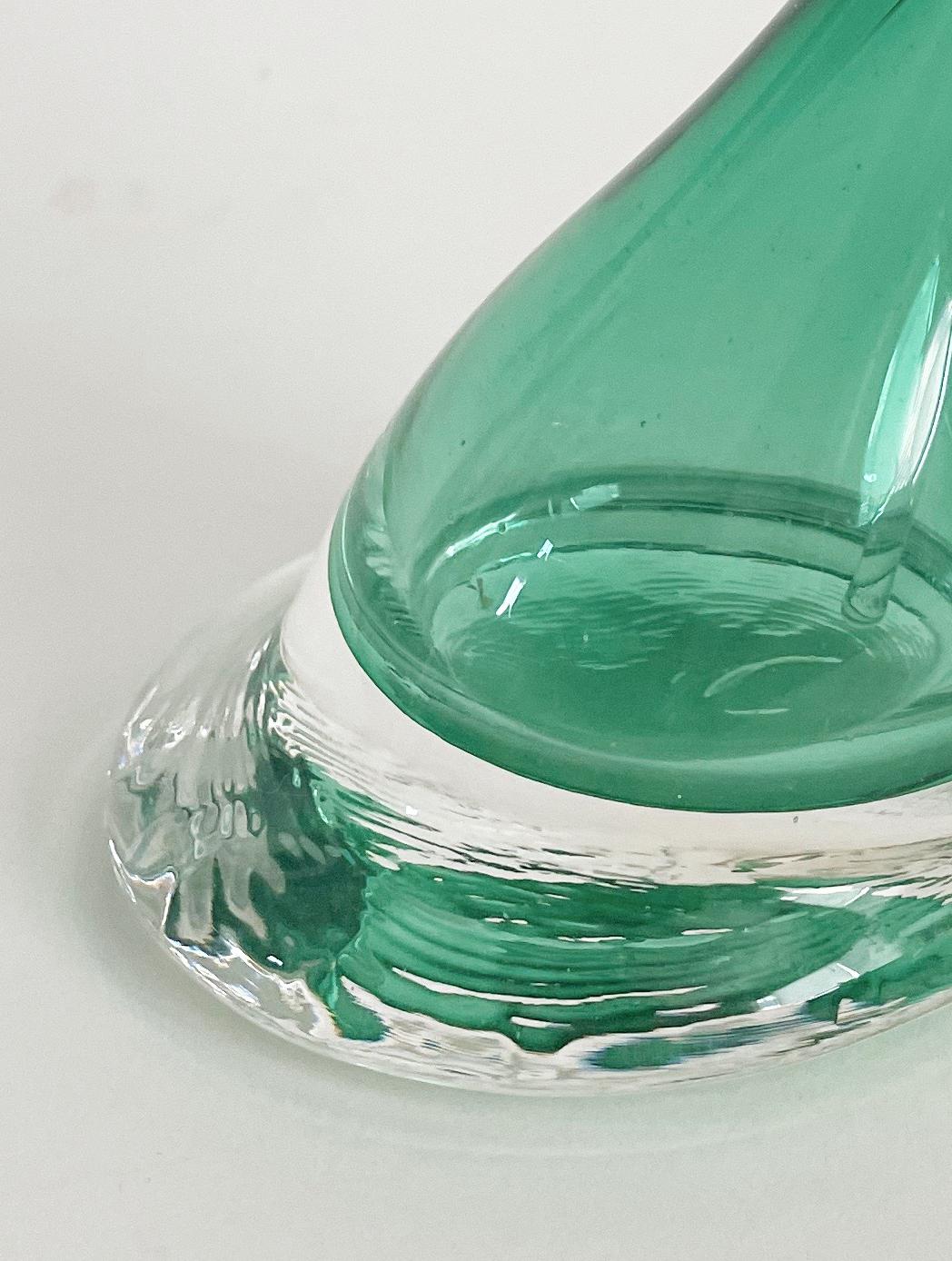 Signed Green Art Glass Perfume Bottle In Good Condition For Sale In Fall River, MA