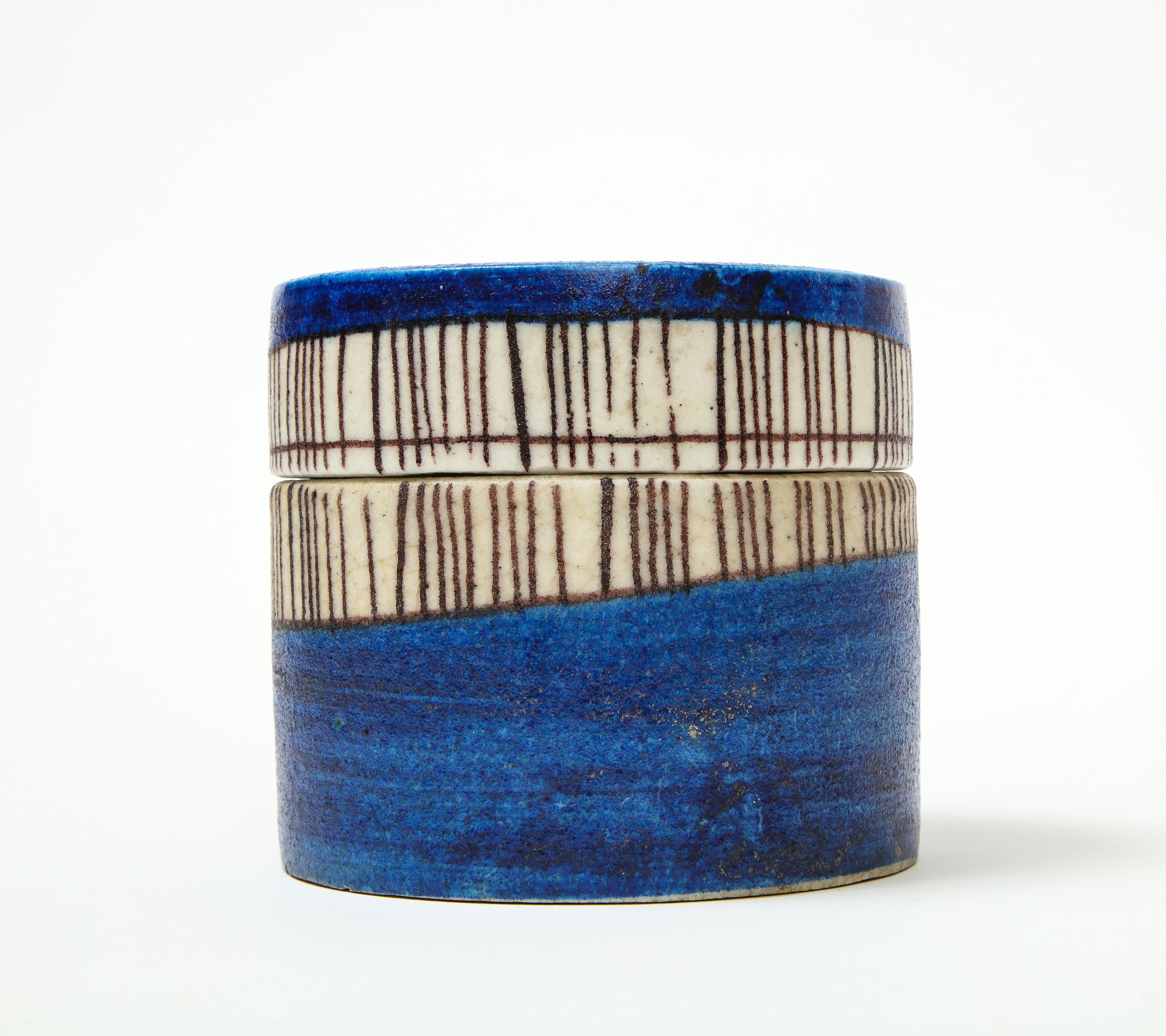 20th Century Signed Guido Gambone Ceramic Container, Italy, circa 1950