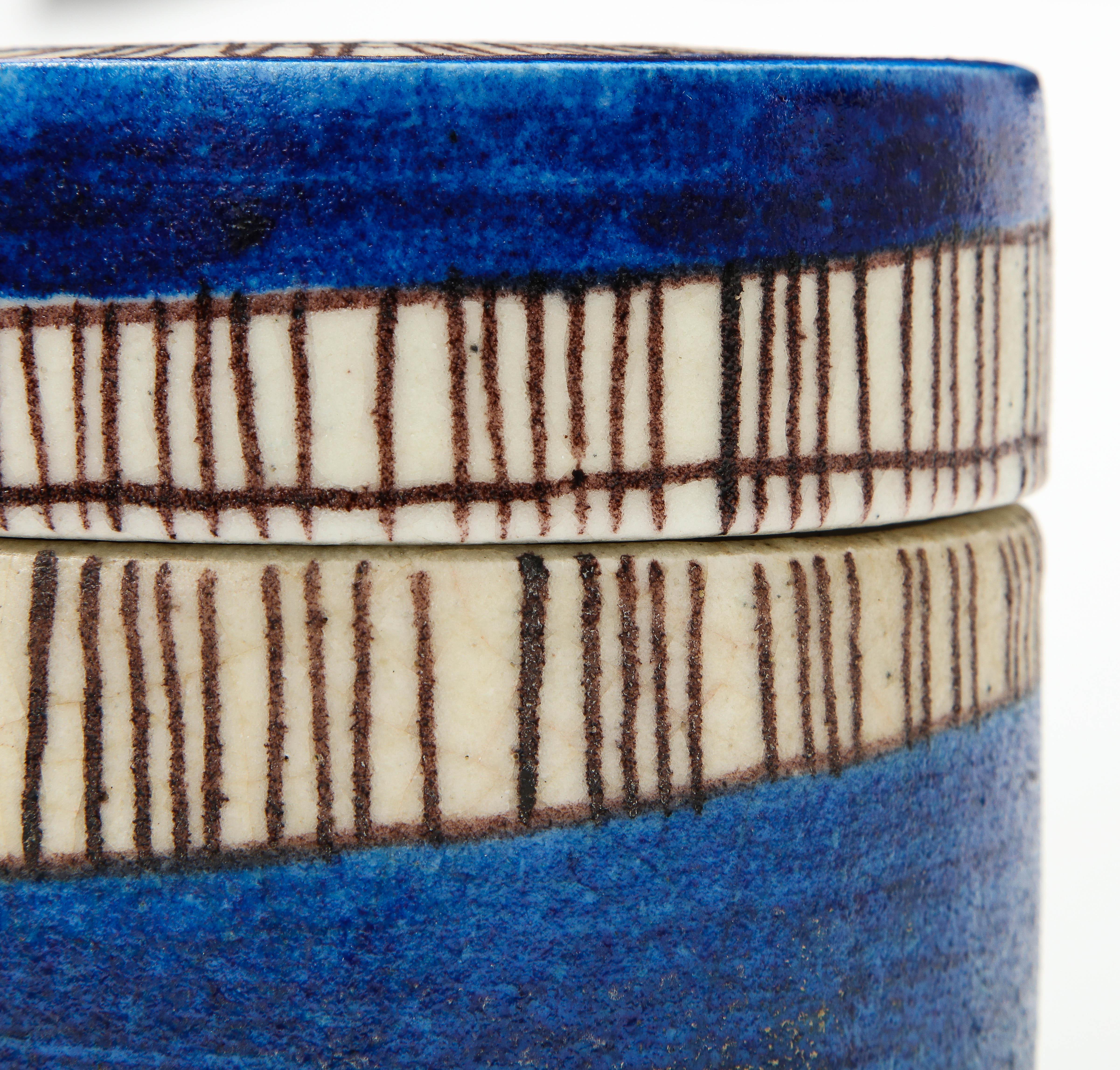 Signed Guido Gambone Ceramic Container, Italy, circa 1950 3