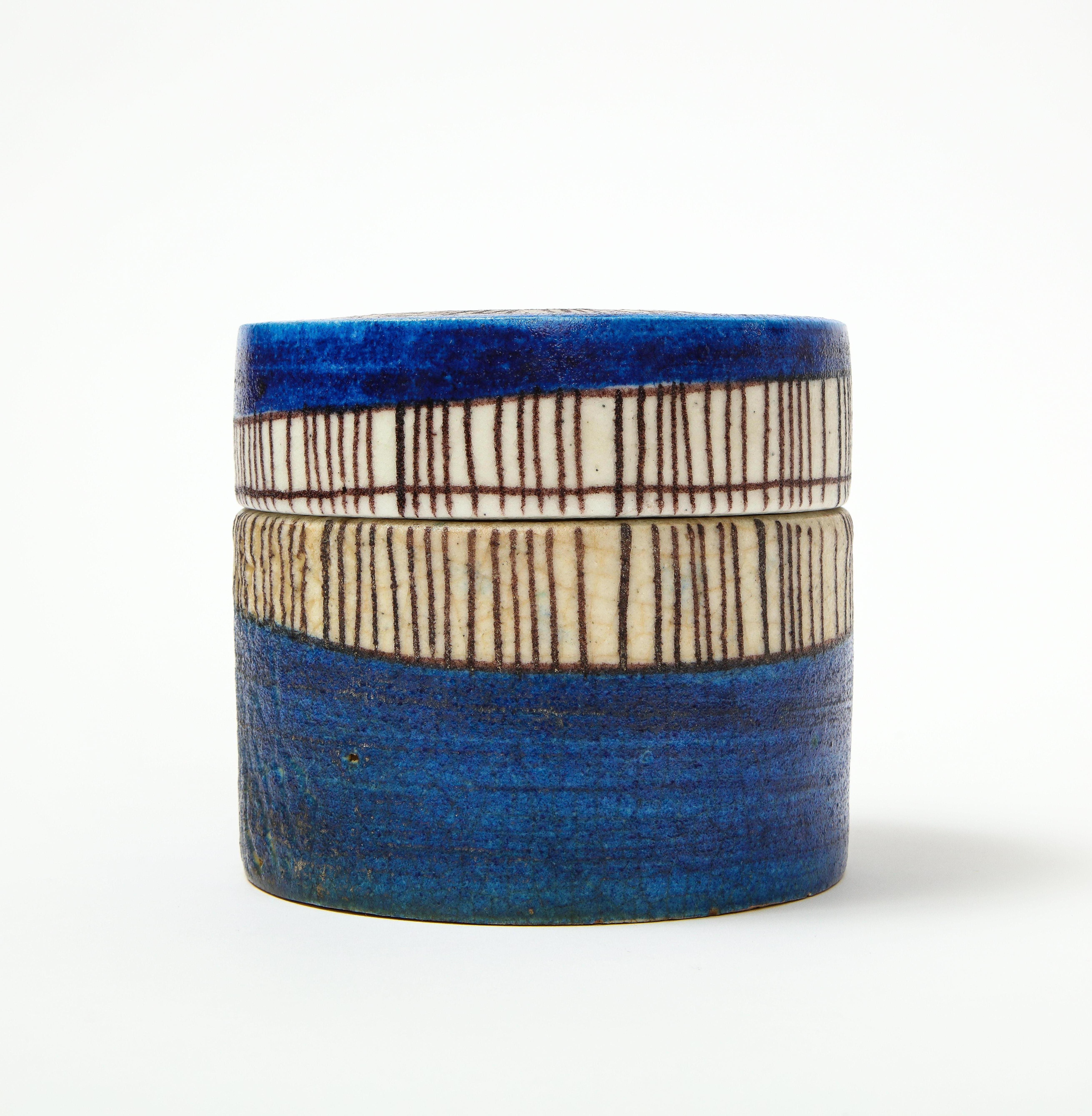 Italian Signed Guido Gambone Ceramic Container, Italy, circa 1950