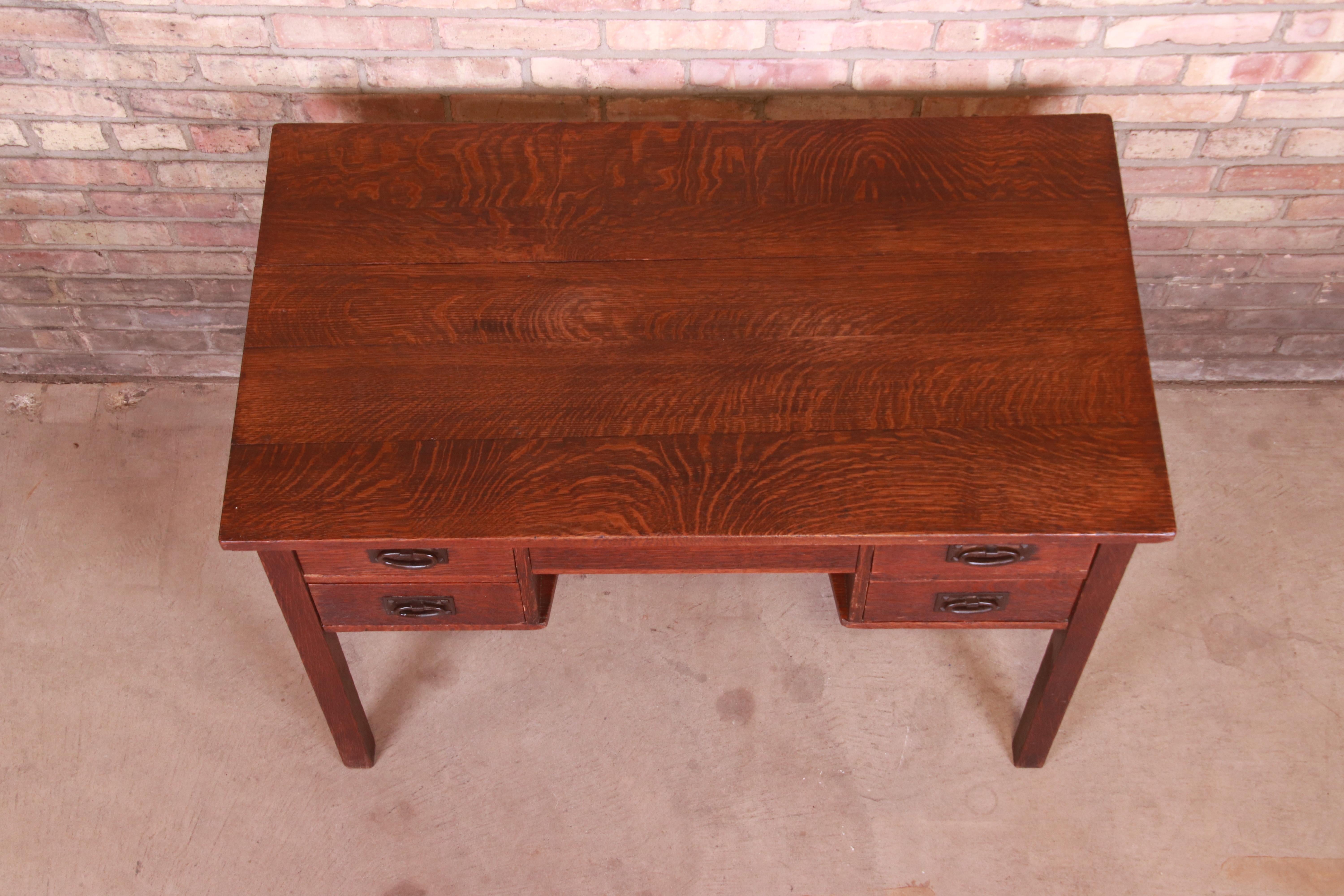 American Signed Gustav Stickley Antique Mission Oak Arts & Crafts Desk, Circa 1900 For Sale