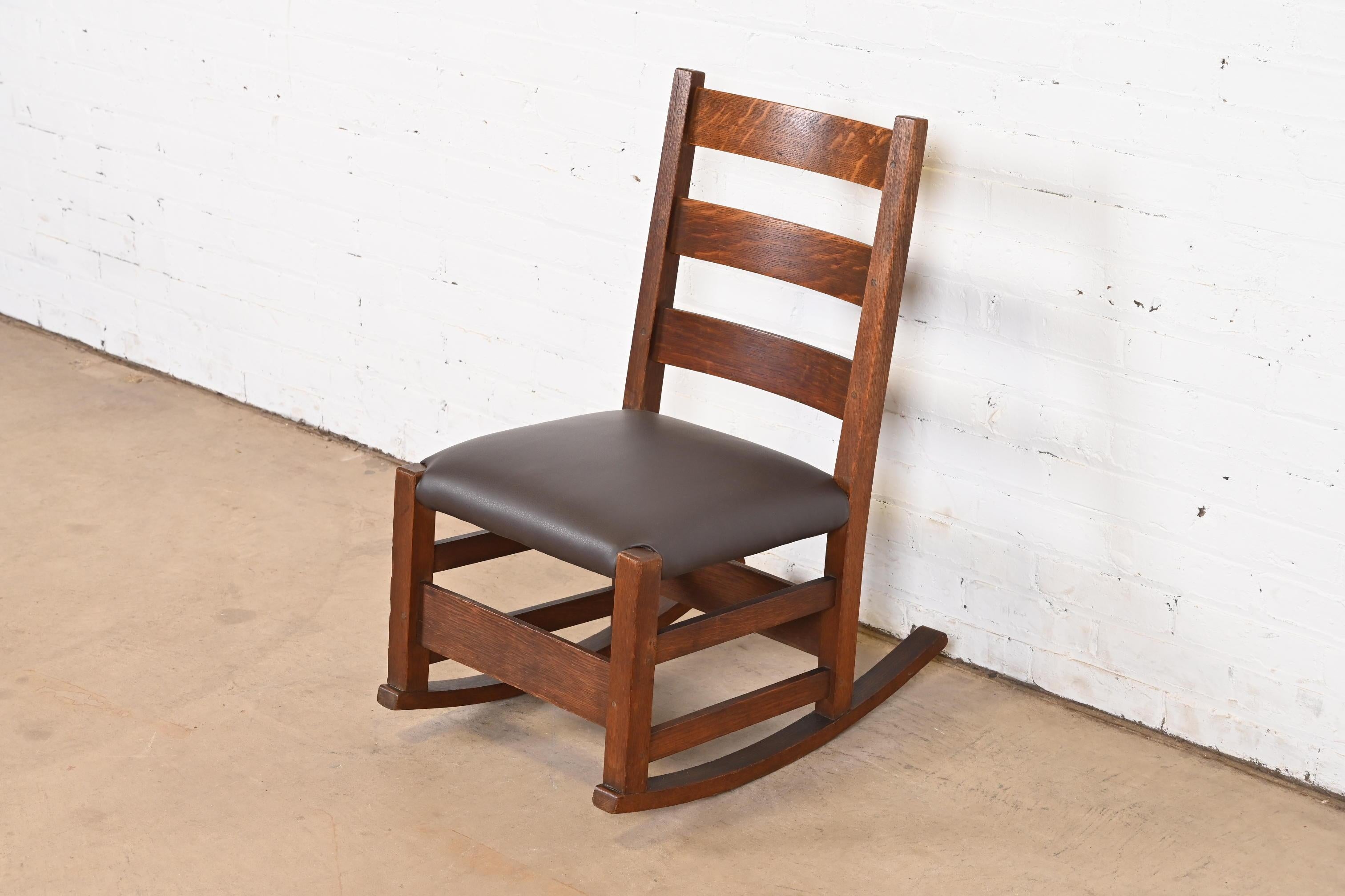 American Signed Gustav Stickley Antique Mission Oak Arts & Crafts Sewing Rocking Chair For Sale