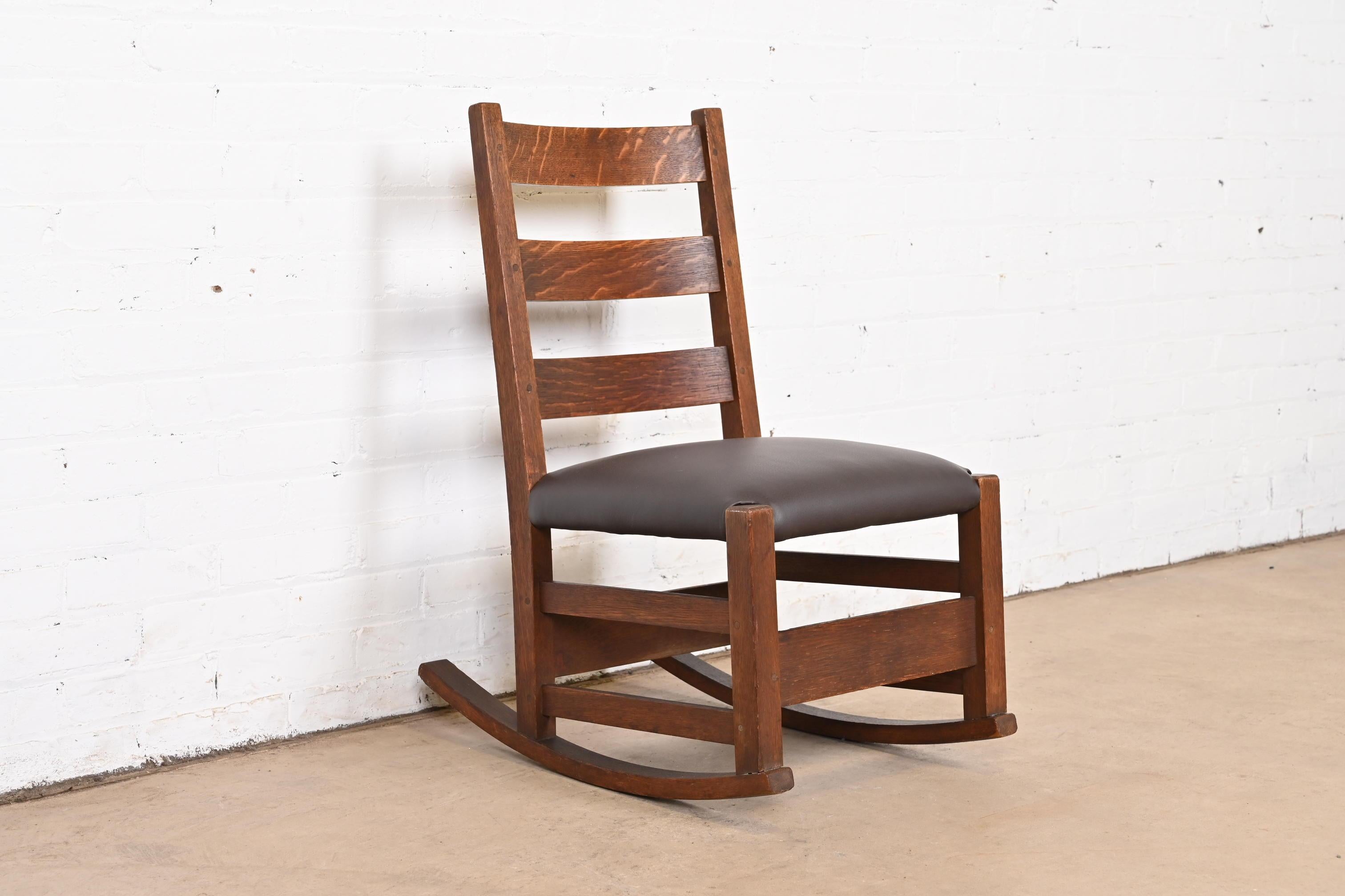Signed Gustav Stickley Antique Mission Oak Arts & Crafts Sewing Rocking Chair For Sale 1