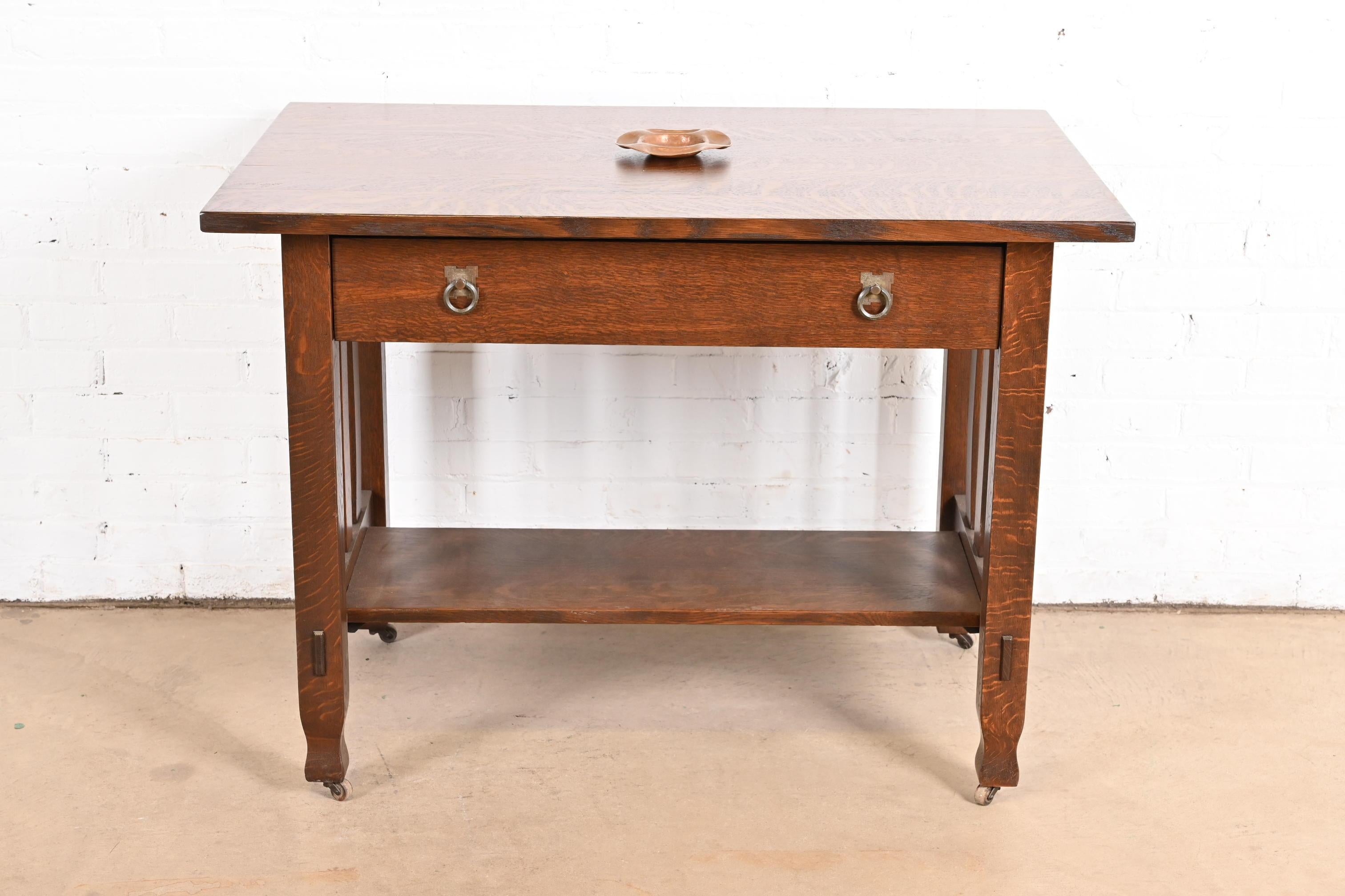 Cenicero de cobre martillado firmado Gustav Stickley Arts & Crafts en venta 2