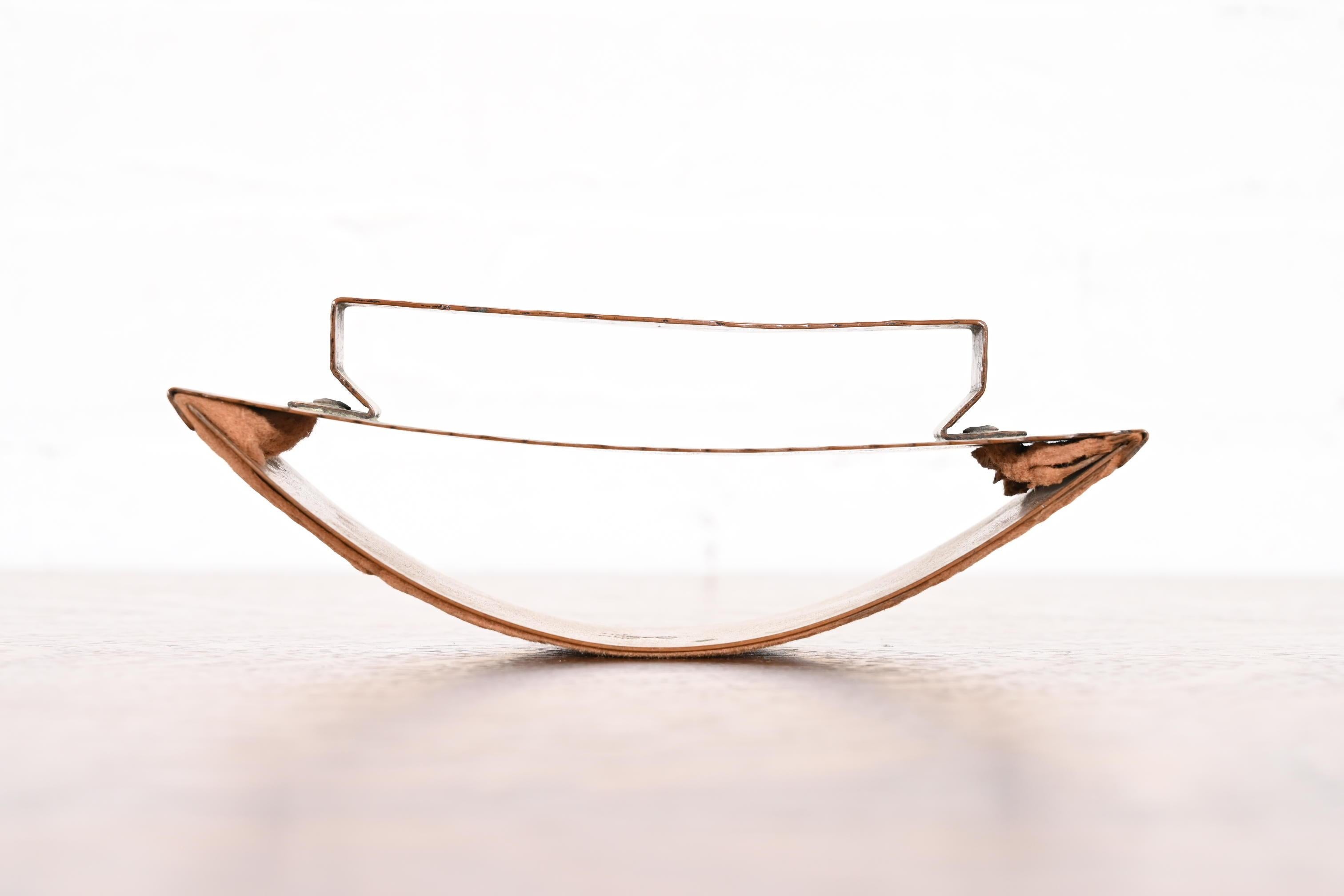 Américain Chemisier à bascule en cuivre martelé signé Gustav Stickley Arts & Crafts en vente