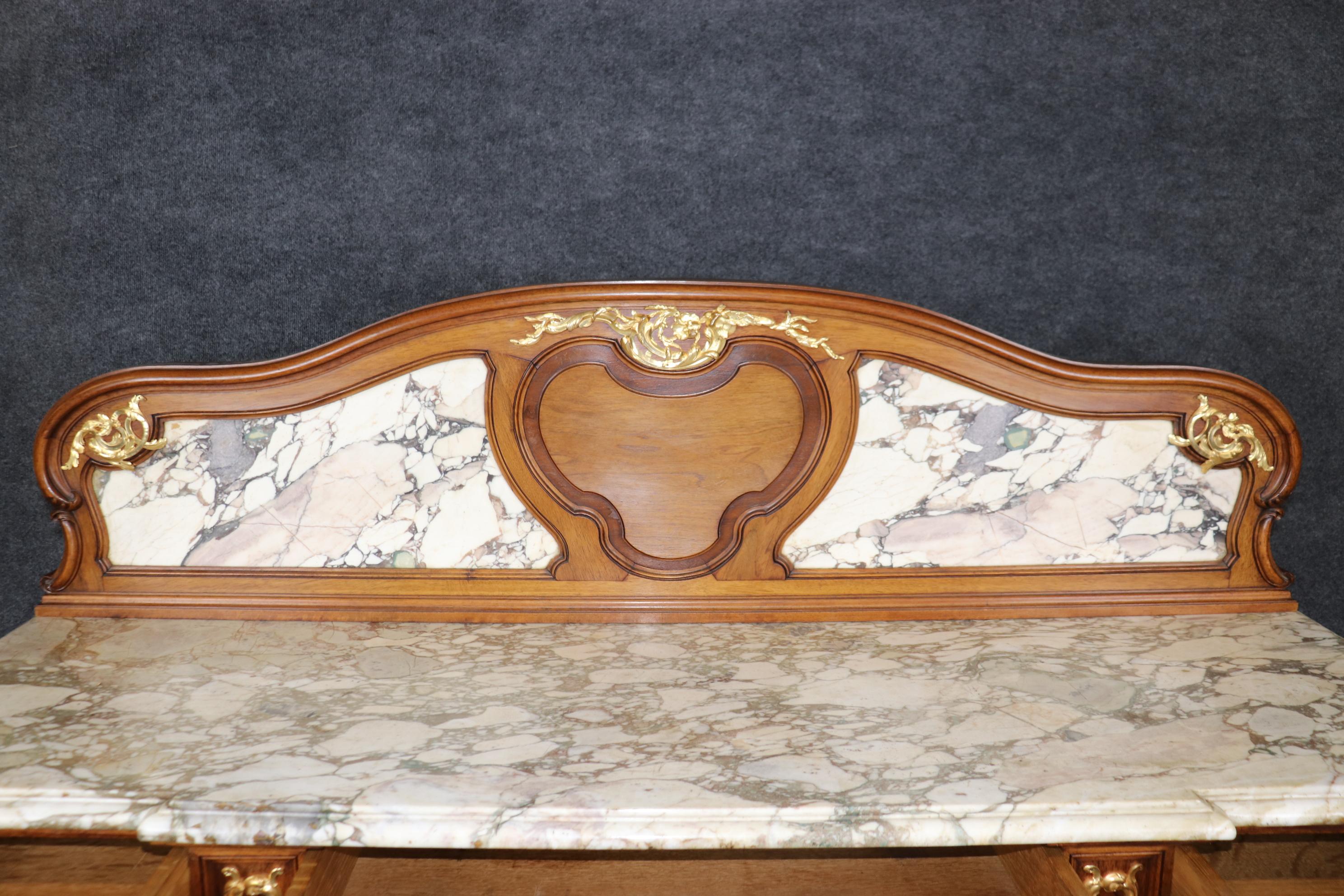 Fine XIX secolo Firmata Haentges Freres Dore' Bronzo Ormolu Credenza francese Luigi XV con piano in marmo in vendita