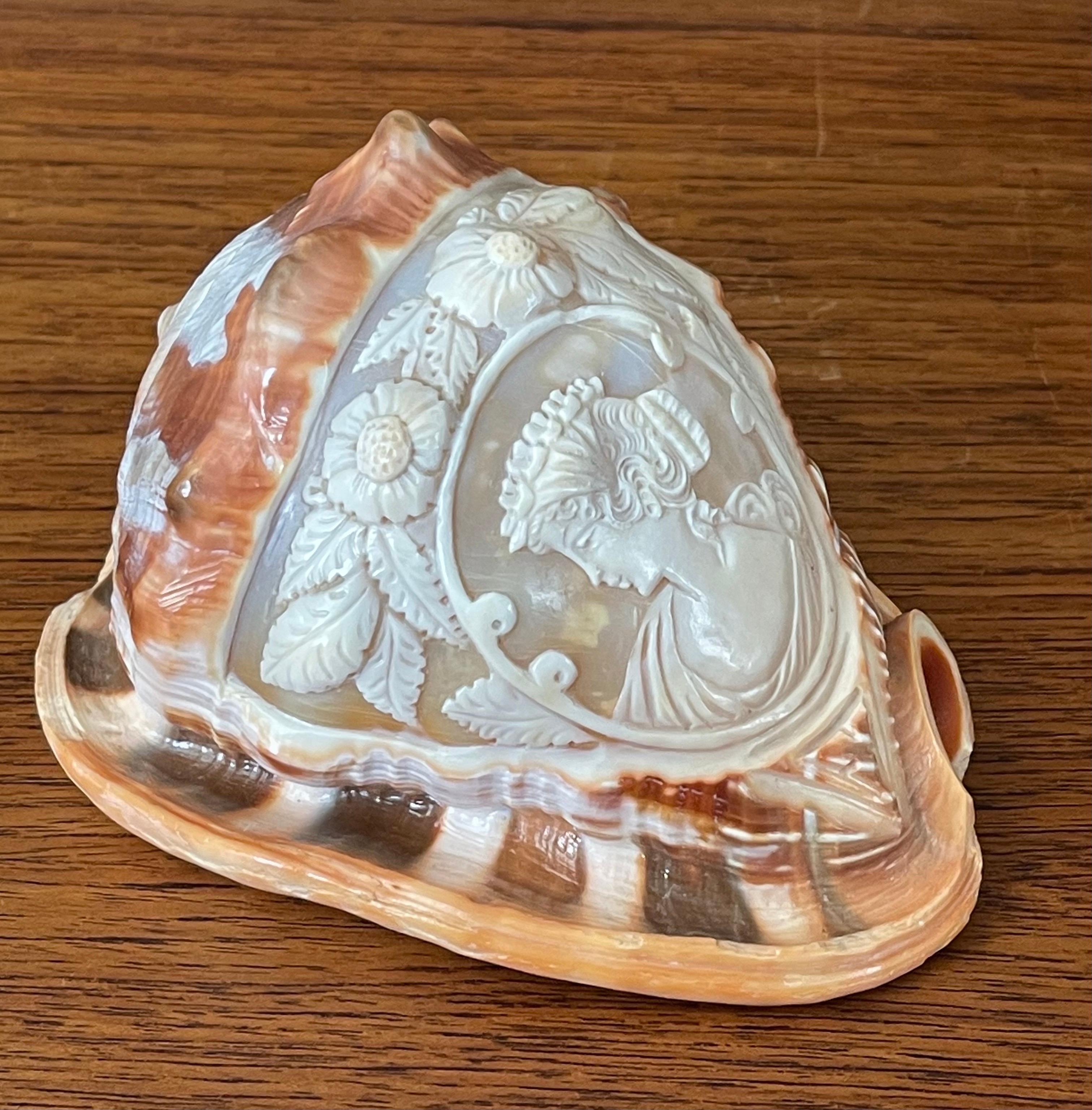 Signed Hand Carved Cameo on Conch Shell In Good Condition For Sale In San Diego, CA