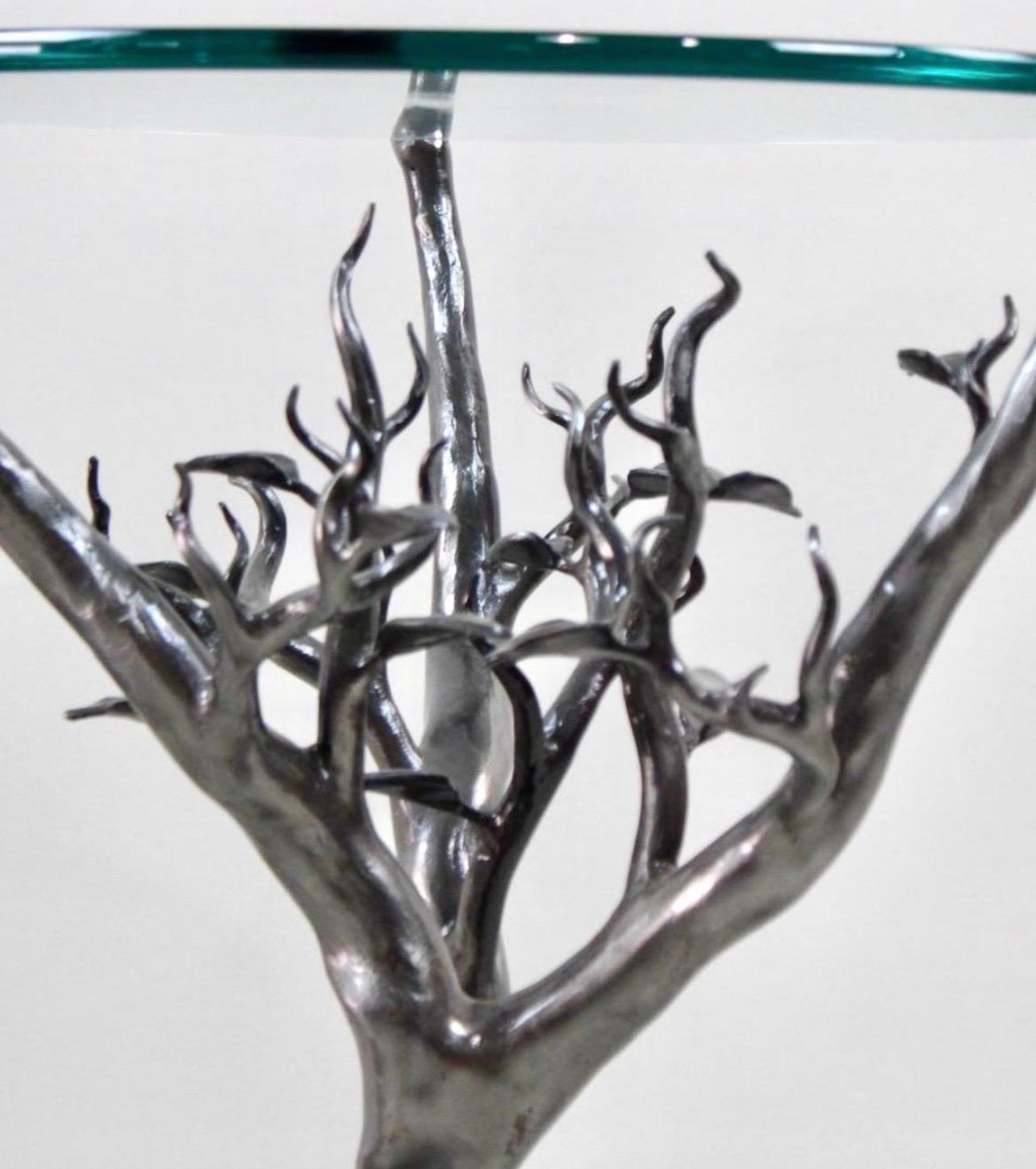 italien Table sculpturale en fer forgé signée Branche d'arbre avec plateau en verre en vente