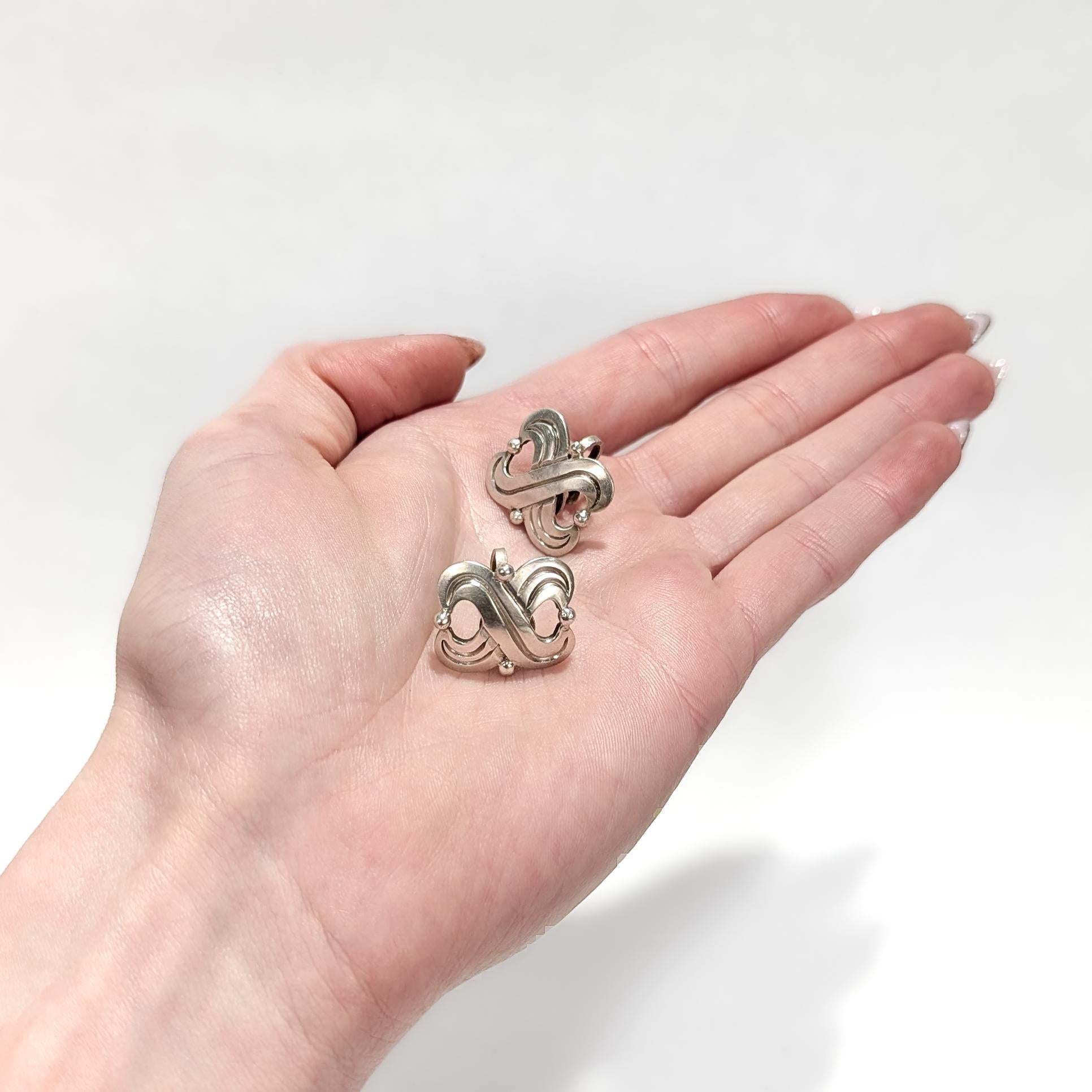Women's Signed Hector Aguilar Mexican Mid-Century Sterling Silver Screwback Earrings For Sale