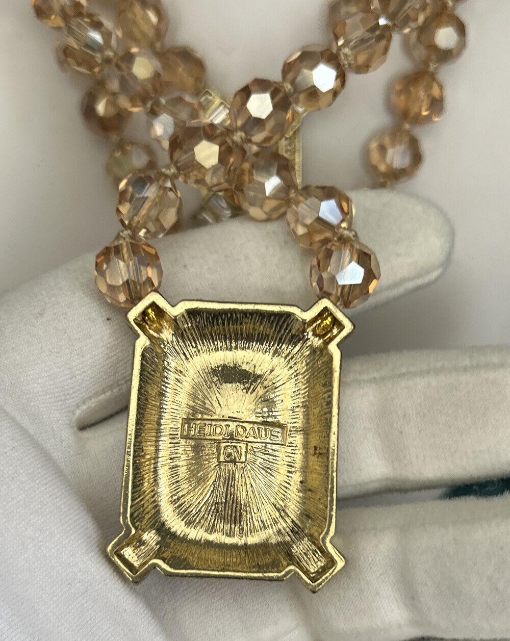 Signierte HEIDI DAUS Designer Goldene Kristall-Halskette NIB, 3strängig im Zustand „Neu“ im Angebot in Montreal, QC