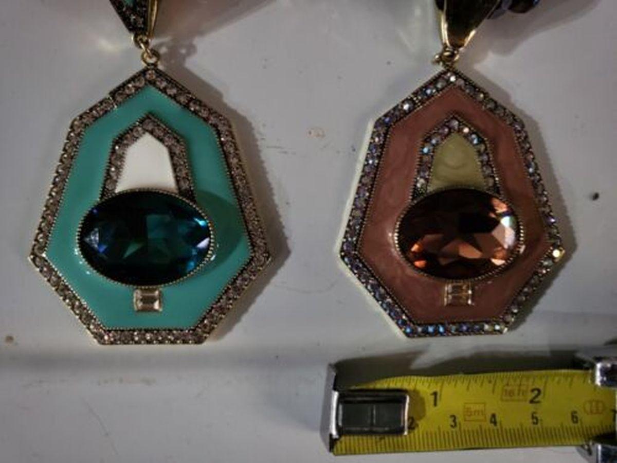Signed HEIDI DAUS Designer Vintage Enamel Crystal Pendant Necklaces and Earrings In New Condition For Sale In Montreal, QC