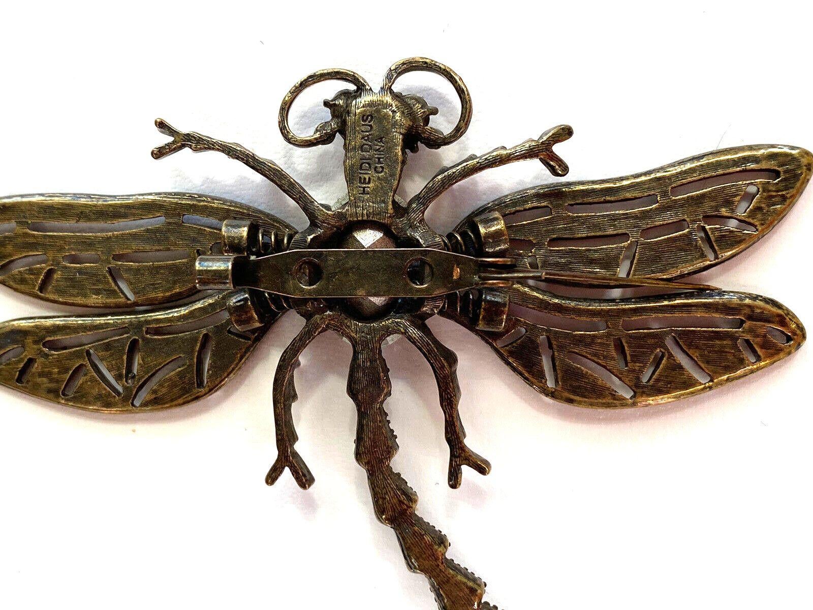 Signed Heidi Daus Designer Vintage Tremblant Crystal Dragonfly Brooch Pin In Excellent Condition For Sale In Montreal, QC
