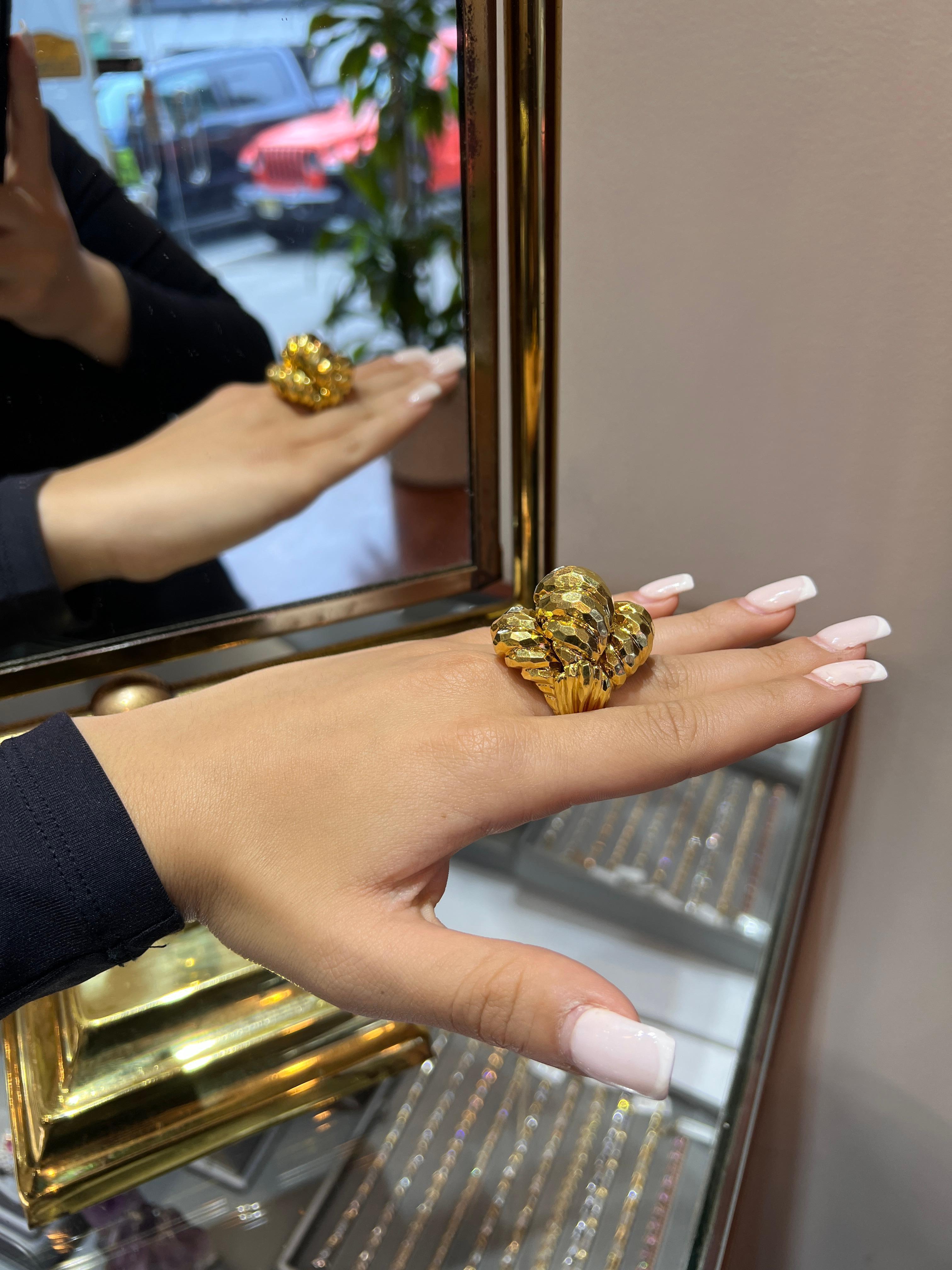 Signed Henry Dunay Very Large Heavy 18k Gold Hammered Textured Statement Ring For Sale 6