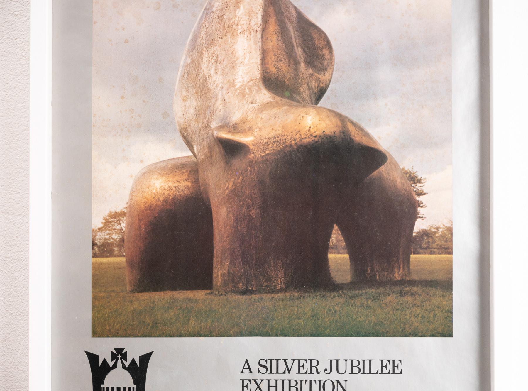 Anglais Affiche signée Henry Moore pour l'exposition de sculptures du centenaire de l'argent, 1977 en vente