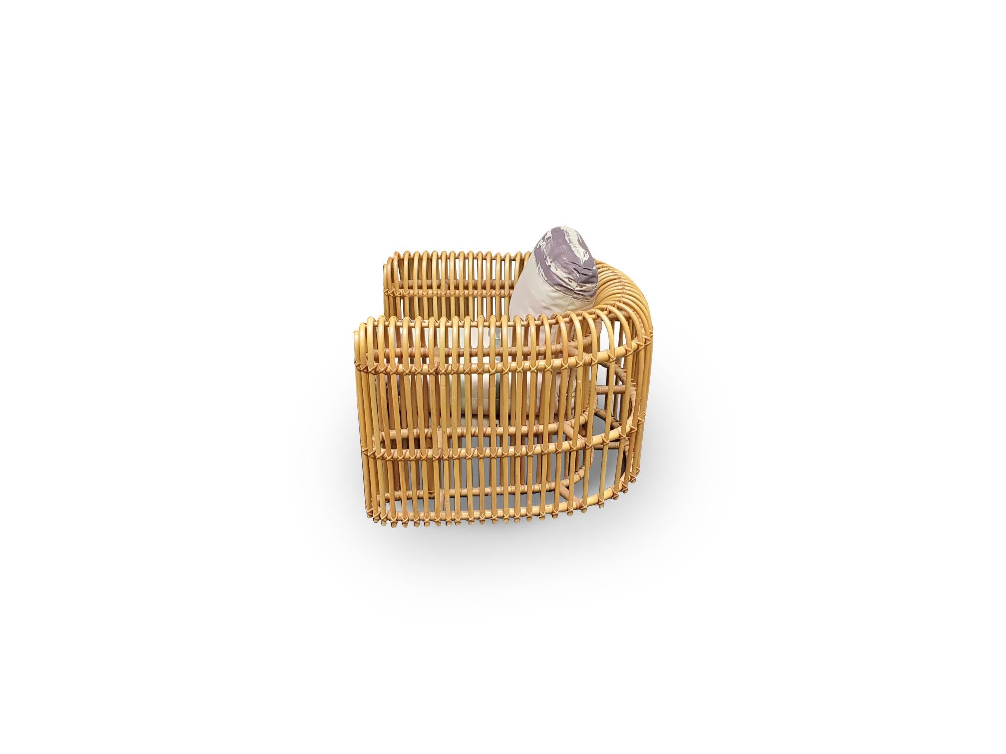 Signierter Henry Olko Rattan- und Schilfrohr-Loungesessel der Serie (20. Jahrhundert) im Angebot