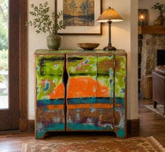 Armario decorativo pintado de Hoda Das, diseñado para Beyond Tradition, Telluride