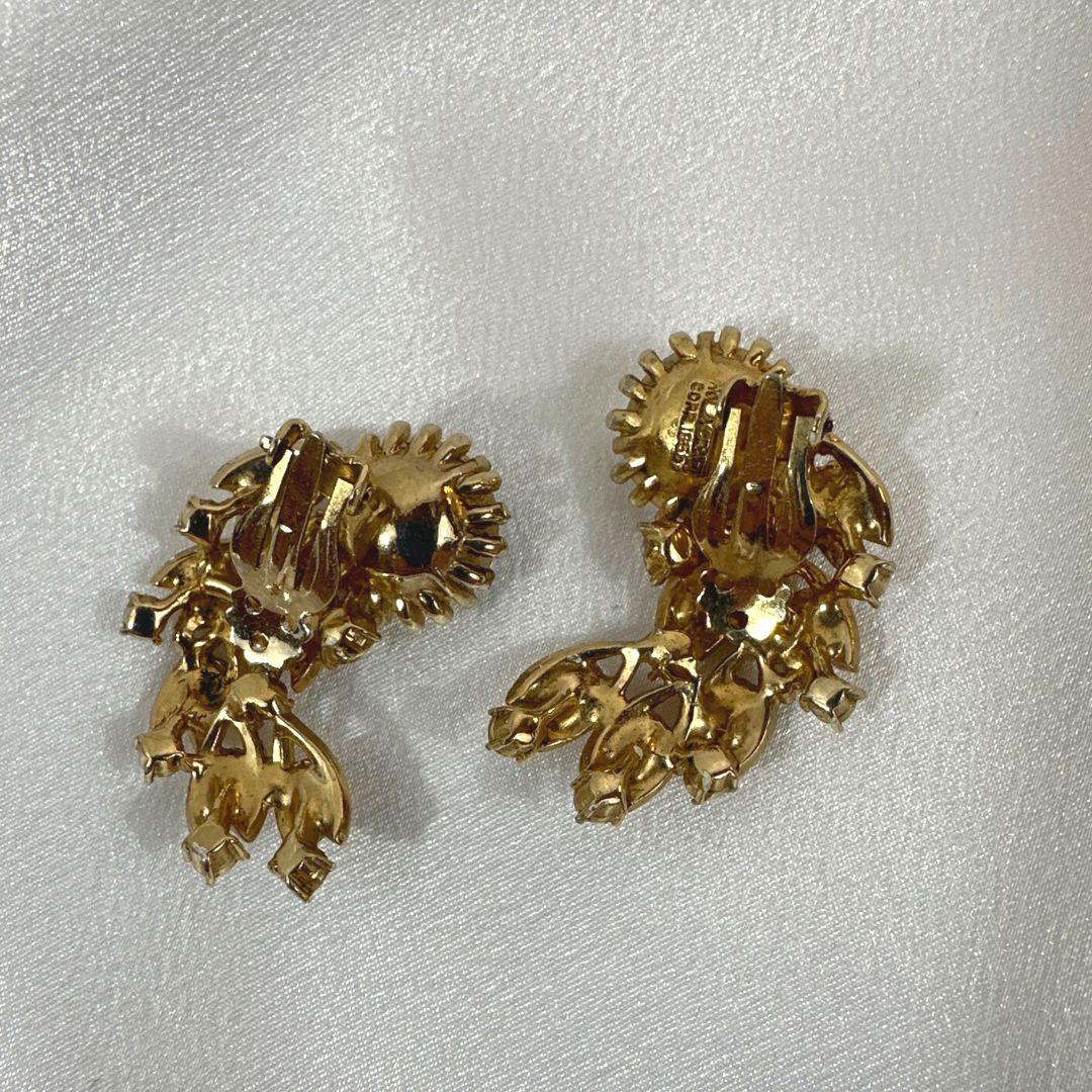 Signed Hollycraft Coper Antique Rhinestone Gold Tone Clip on Earrings Year 1855 In Excellent Condition For Sale In Jacksonville, FL