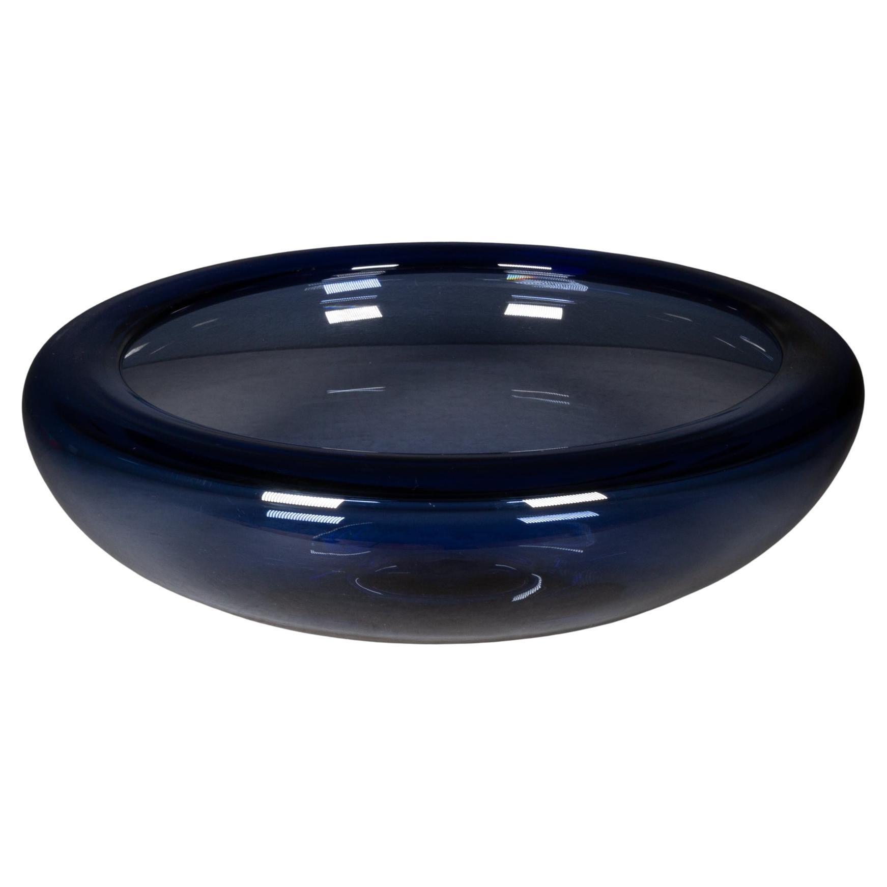 Signed Holmegaard Arne/Provence Large Hand Blown Sapphire Blue Glass Bowl c.1955 in vendita