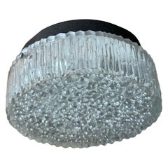Lampada da incasso a soffitto in vetro prismatico firmata Holophane, stile Pierre Guariche, anni ’60