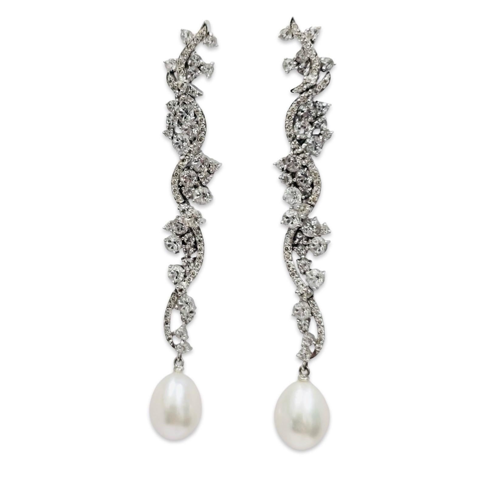 ART OF PEARLS - Pendants d'oreilles Art Déco en diamants et perles 18K Excellent état - En vente à Miami, FL