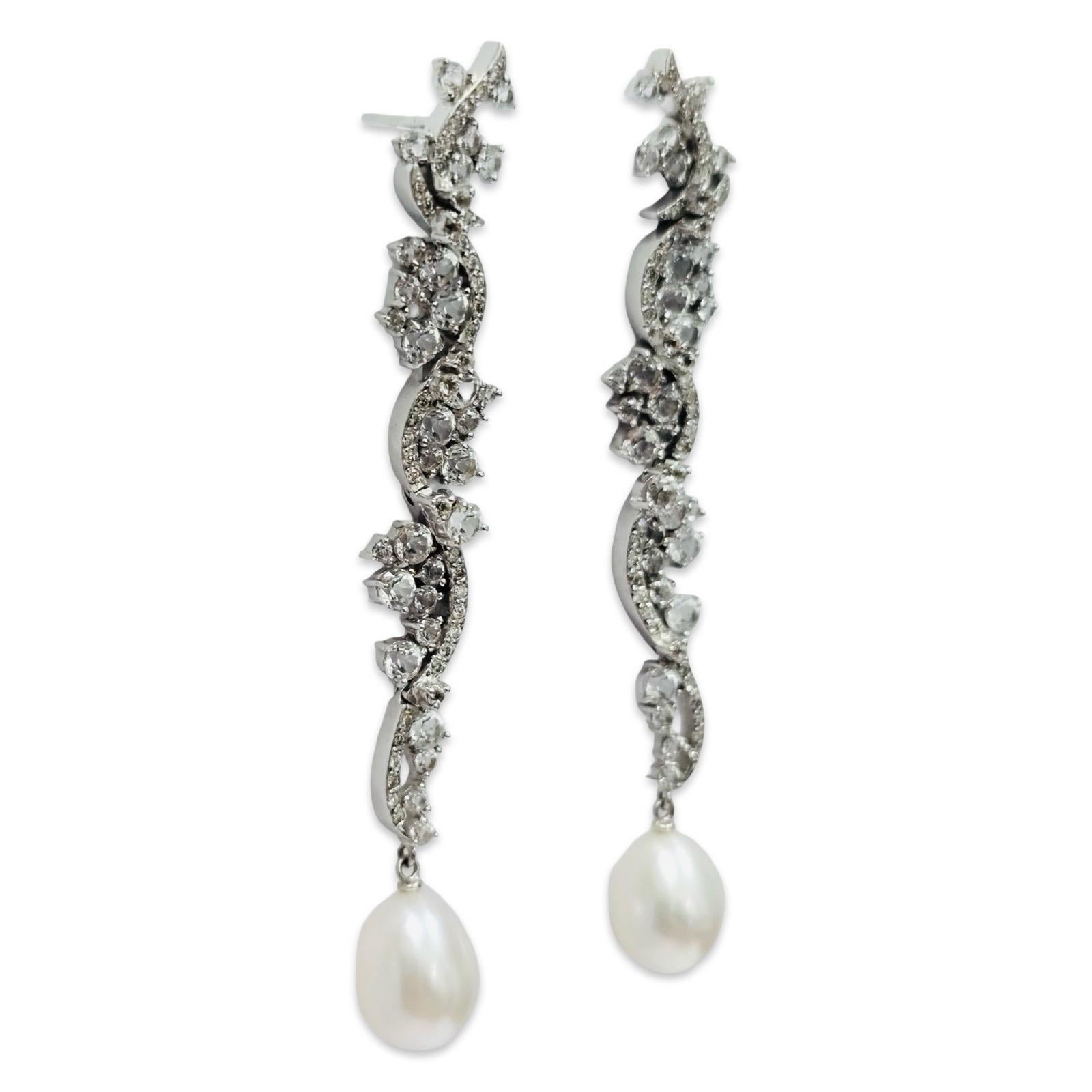 ART OF PEARLS - Pendants d'oreilles Art Déco en diamants et perles 18K en vente 3