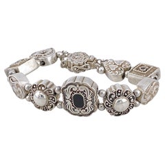 Pulsera con dijes de plata de ley, renacimiento victoriano, firmada por Hughes, 20 cm