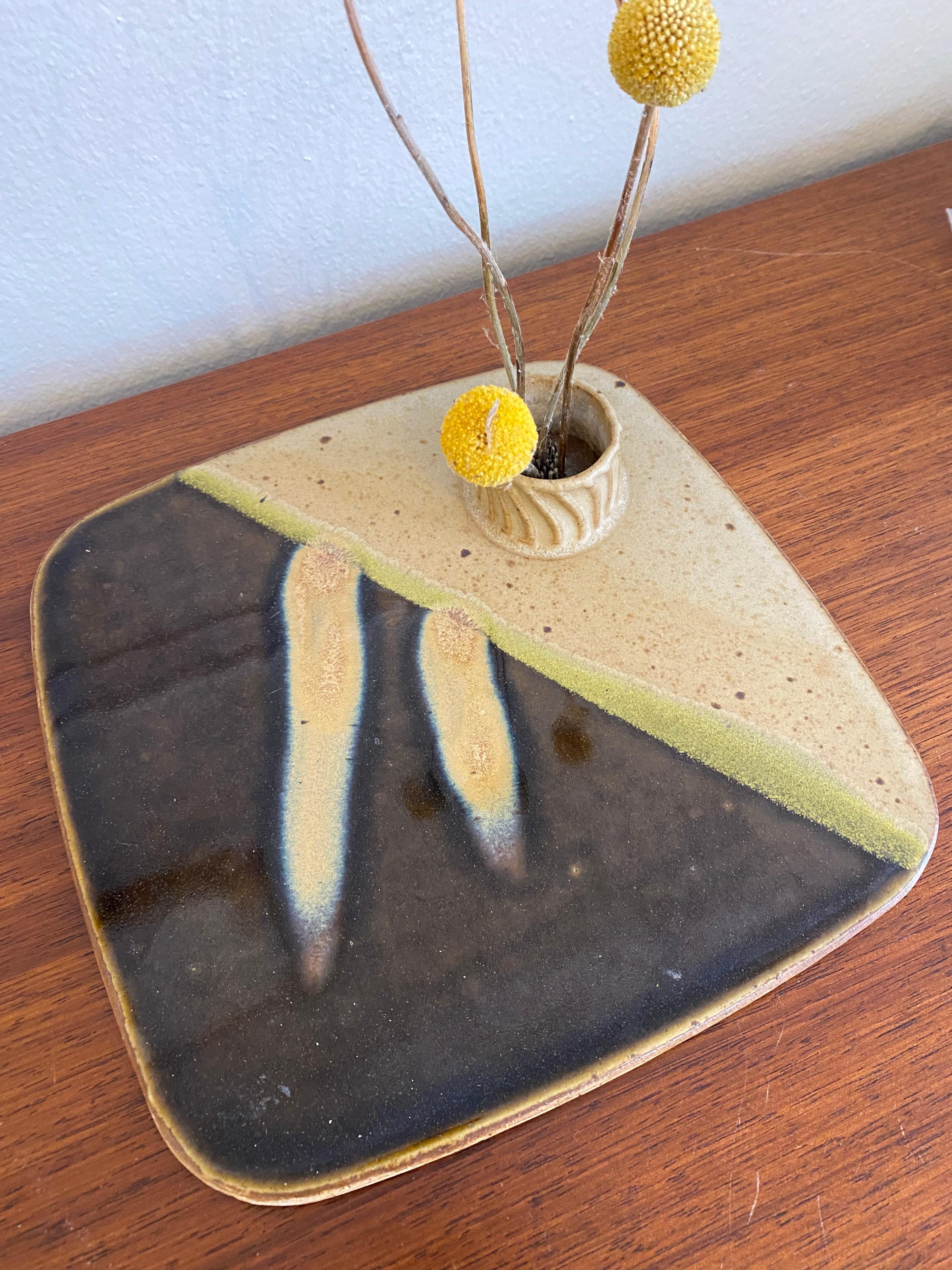 Expositor de Cerámica Japonisme Ikebana Firmado Estadounidense en venta