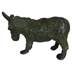 Escultura de un burro de bronce firmada por Ilana Goor