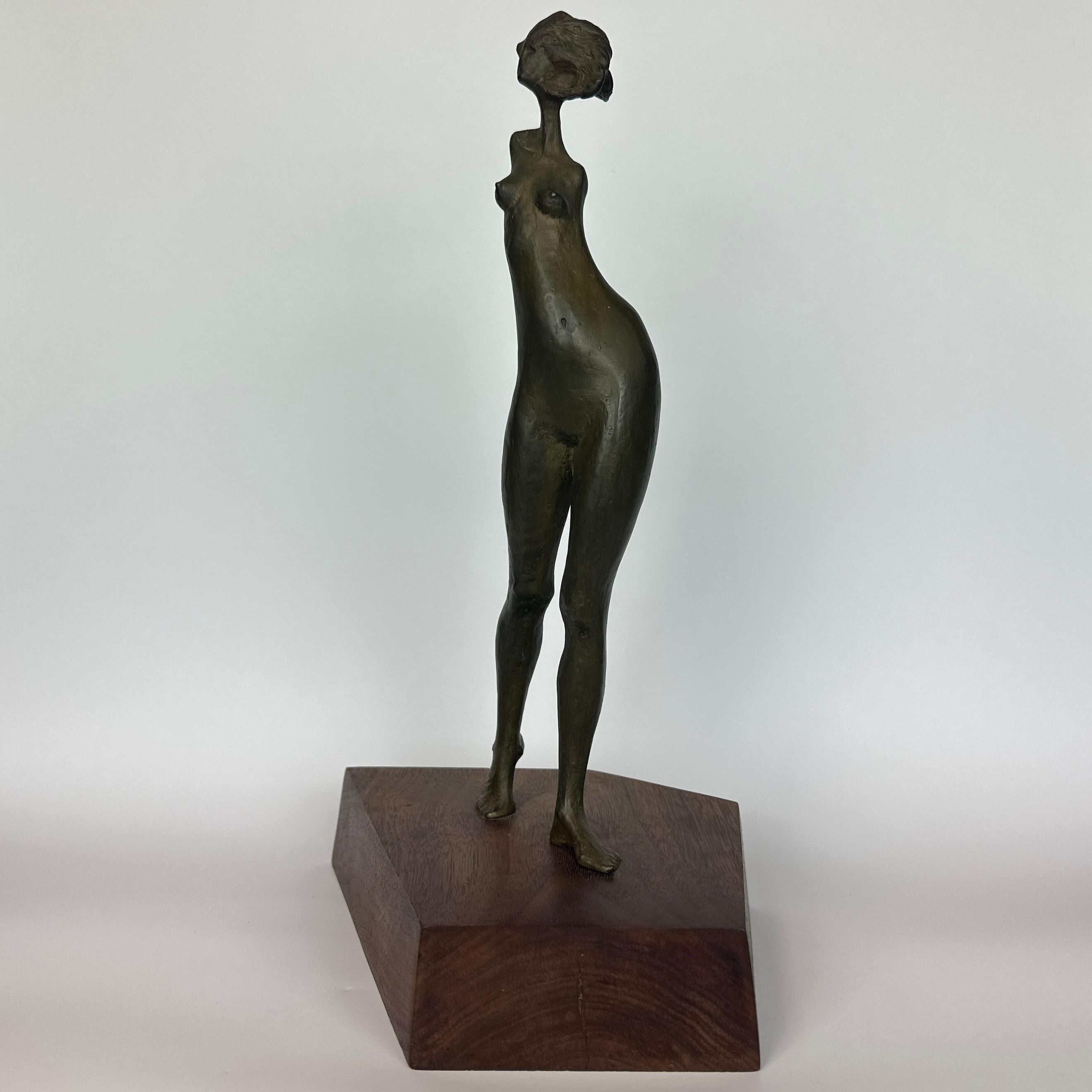 Moderno Scultura in bronzo firmata Immi Storrs, nudo femminile modernista, su base di noce in vendita