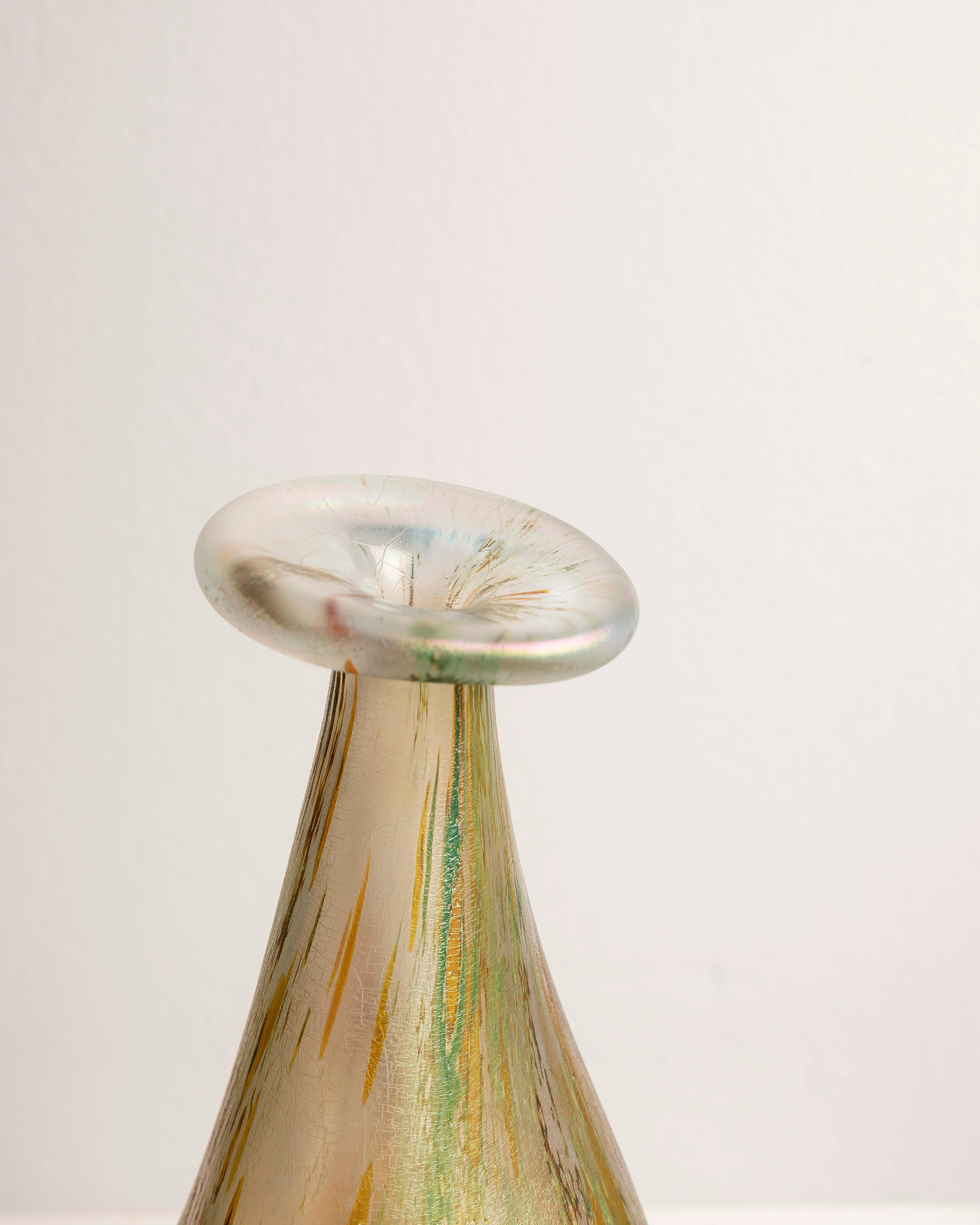 Signed Iridescent Studio Art Glass Vase, 1986 For Sale 1