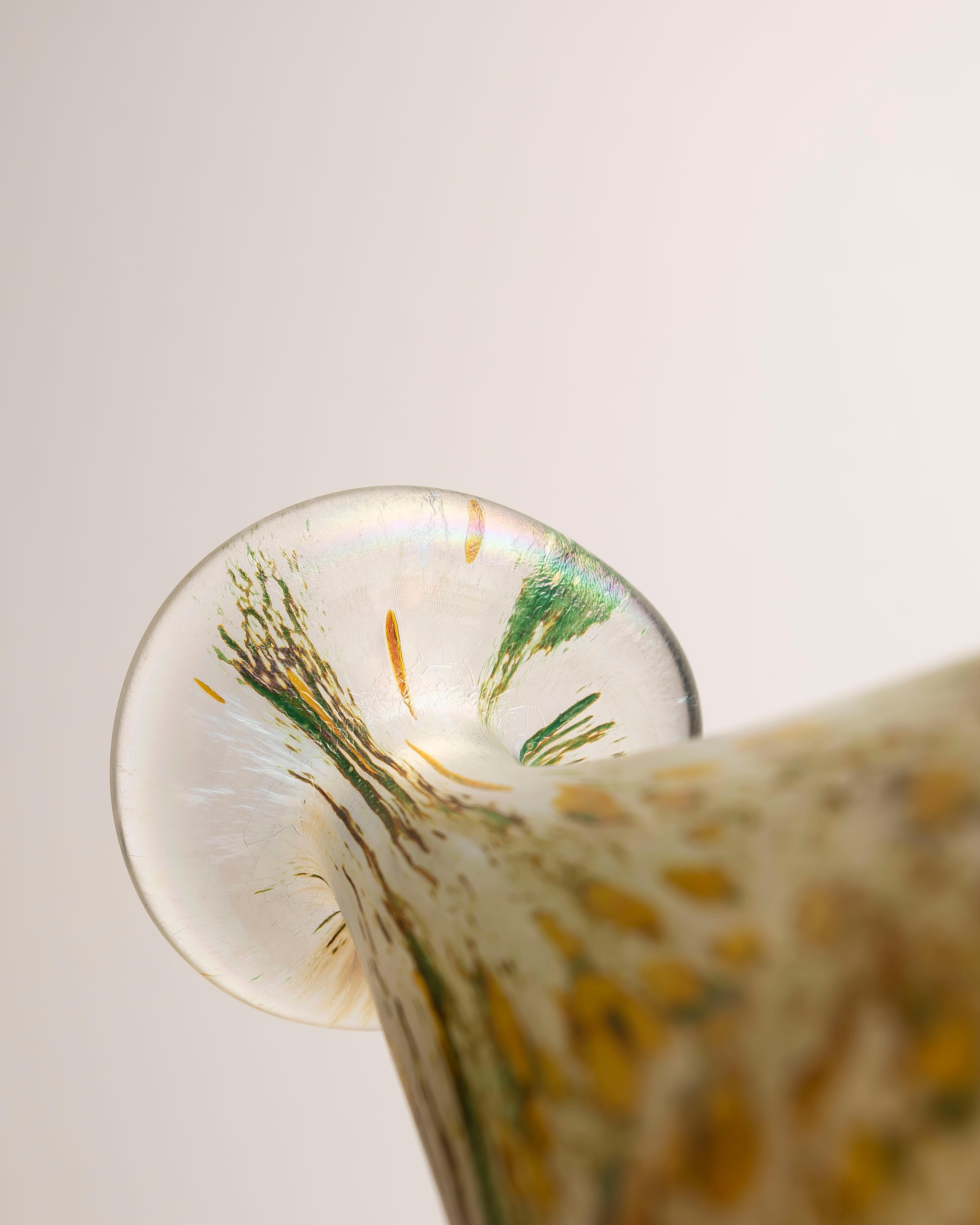 Signed Iridescent Studio Art Glass Vase, 1986 For Sale 3