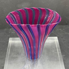 Vaso firmato in vetro artistico italiano di Murano, metà del secolo scorso