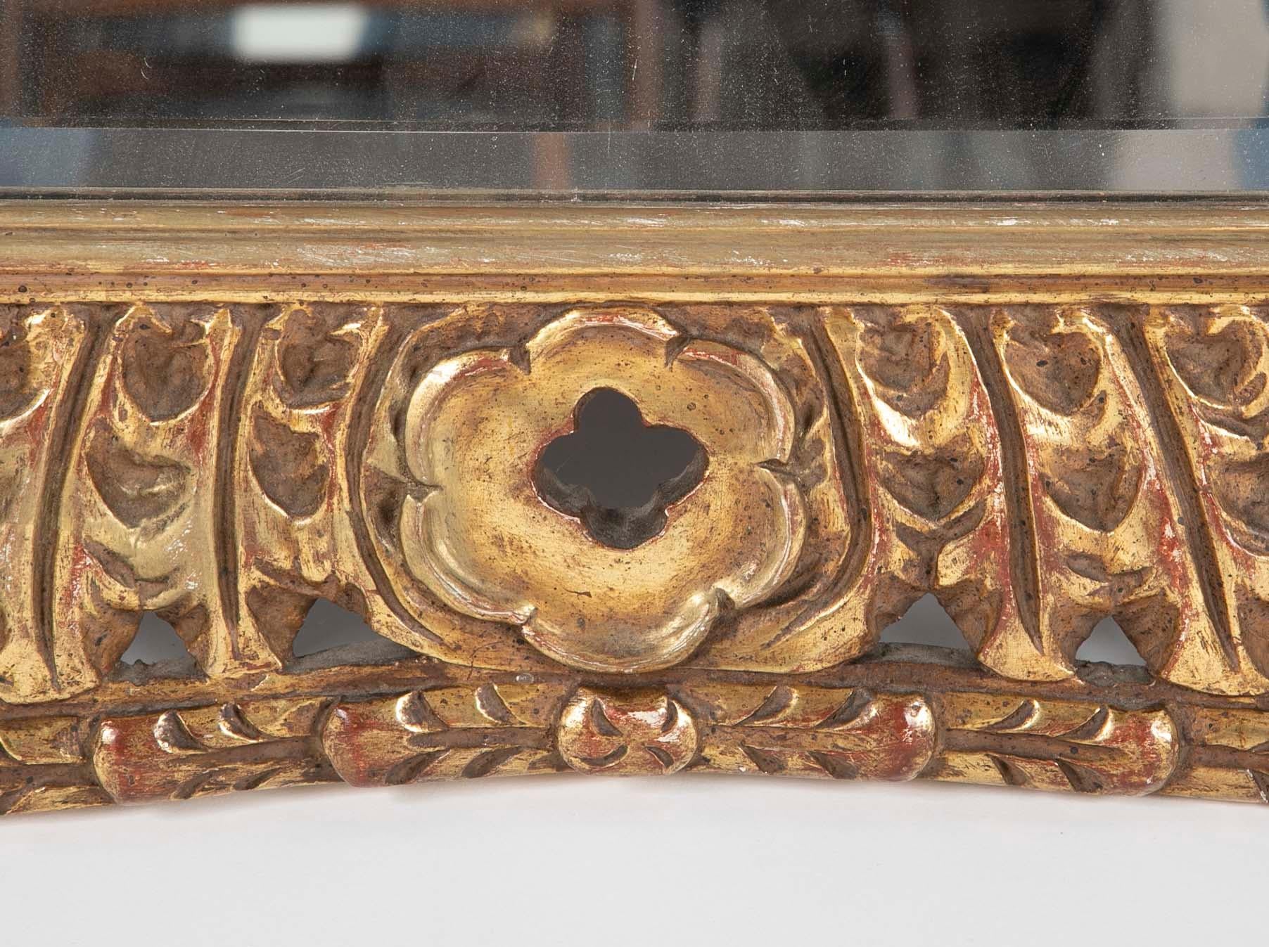 Miroir fantaisie en plumes sculptées et dorées signé Jansen Bon état - En vente à Stamford, CT