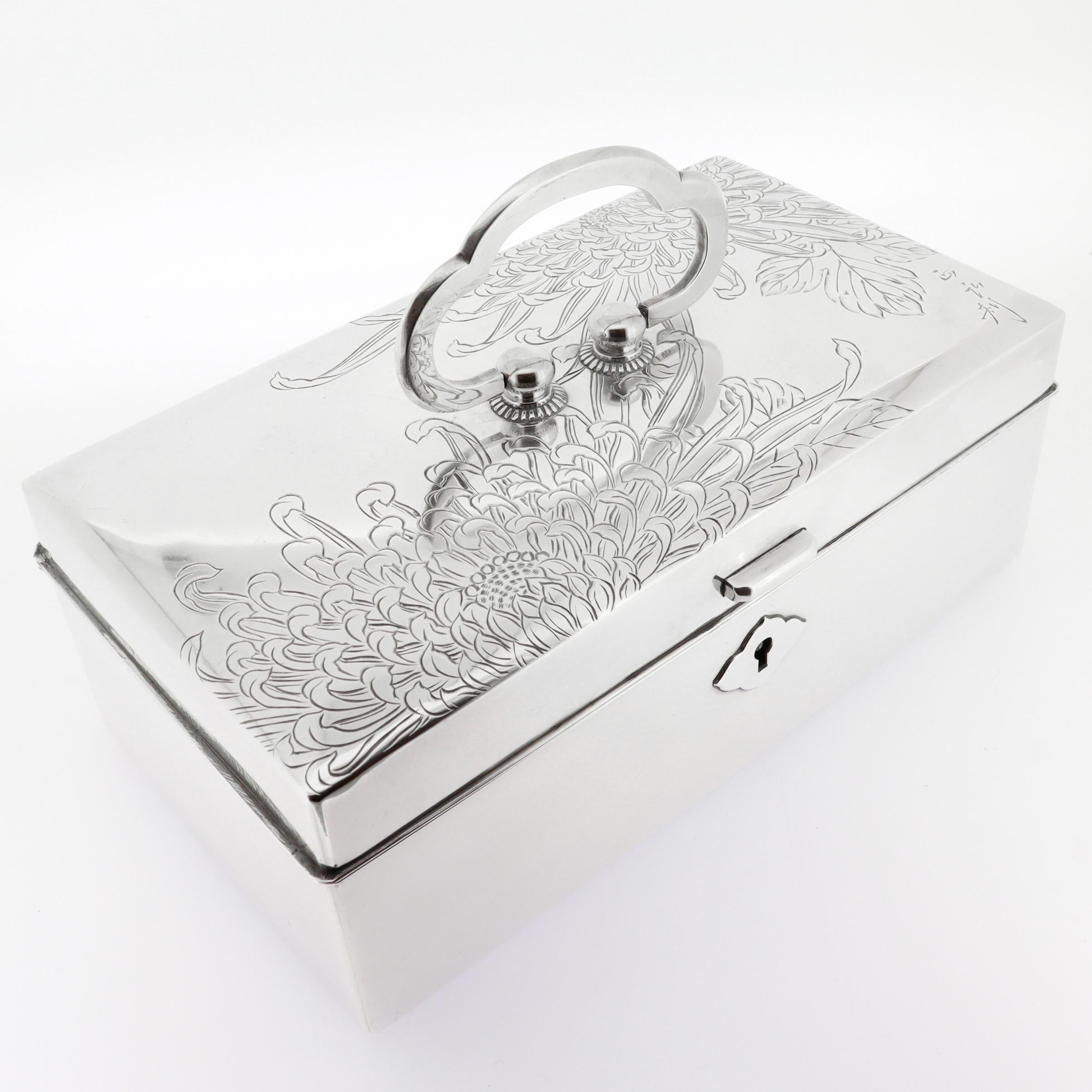 Signed Japanese 950 Sterling Silver Handled Jewelry Box with Chrysanthemums For Sale 9