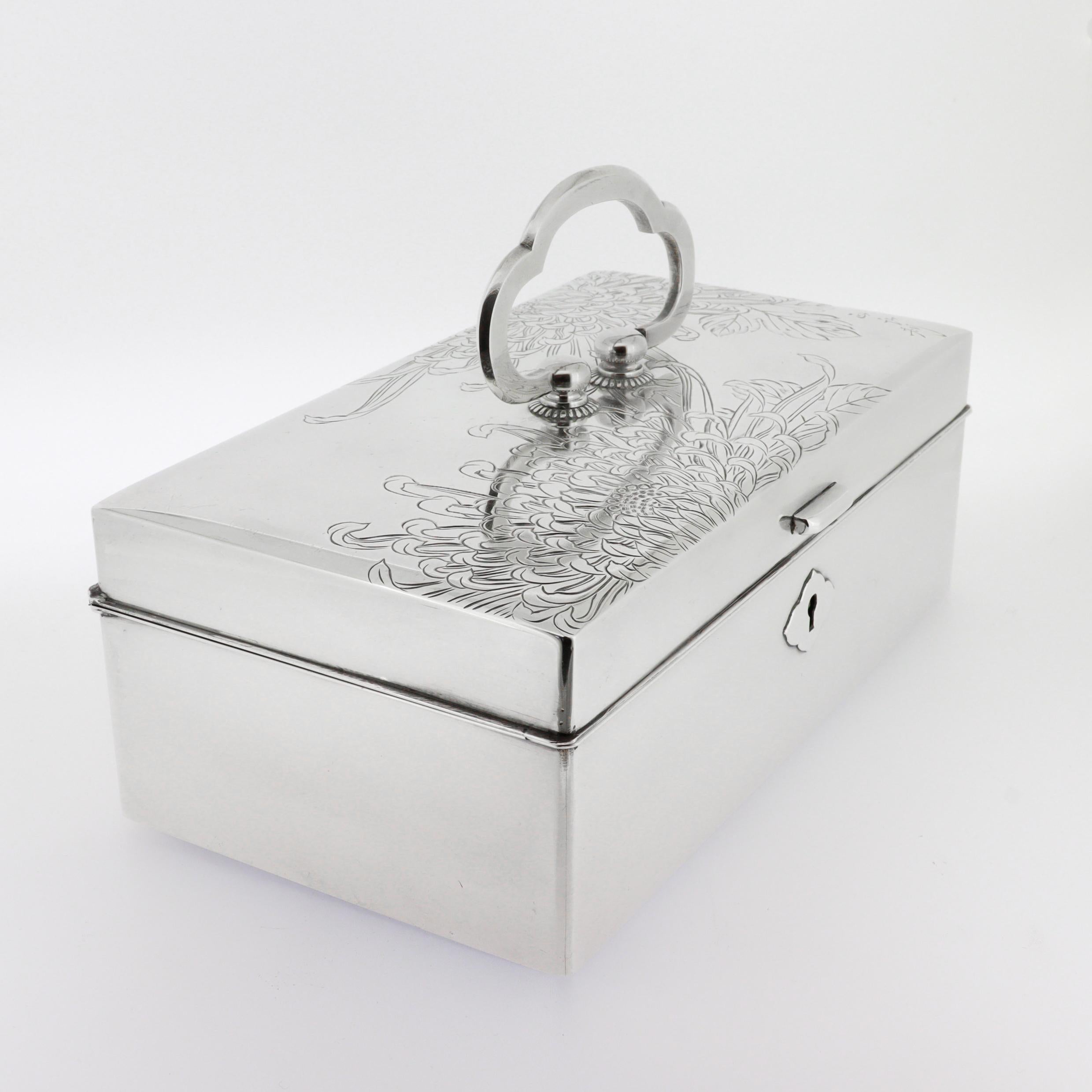 Signed Japanese 950 Sterling Silver Handled Jewelry Box with Chrysanthemums For Sale 2
