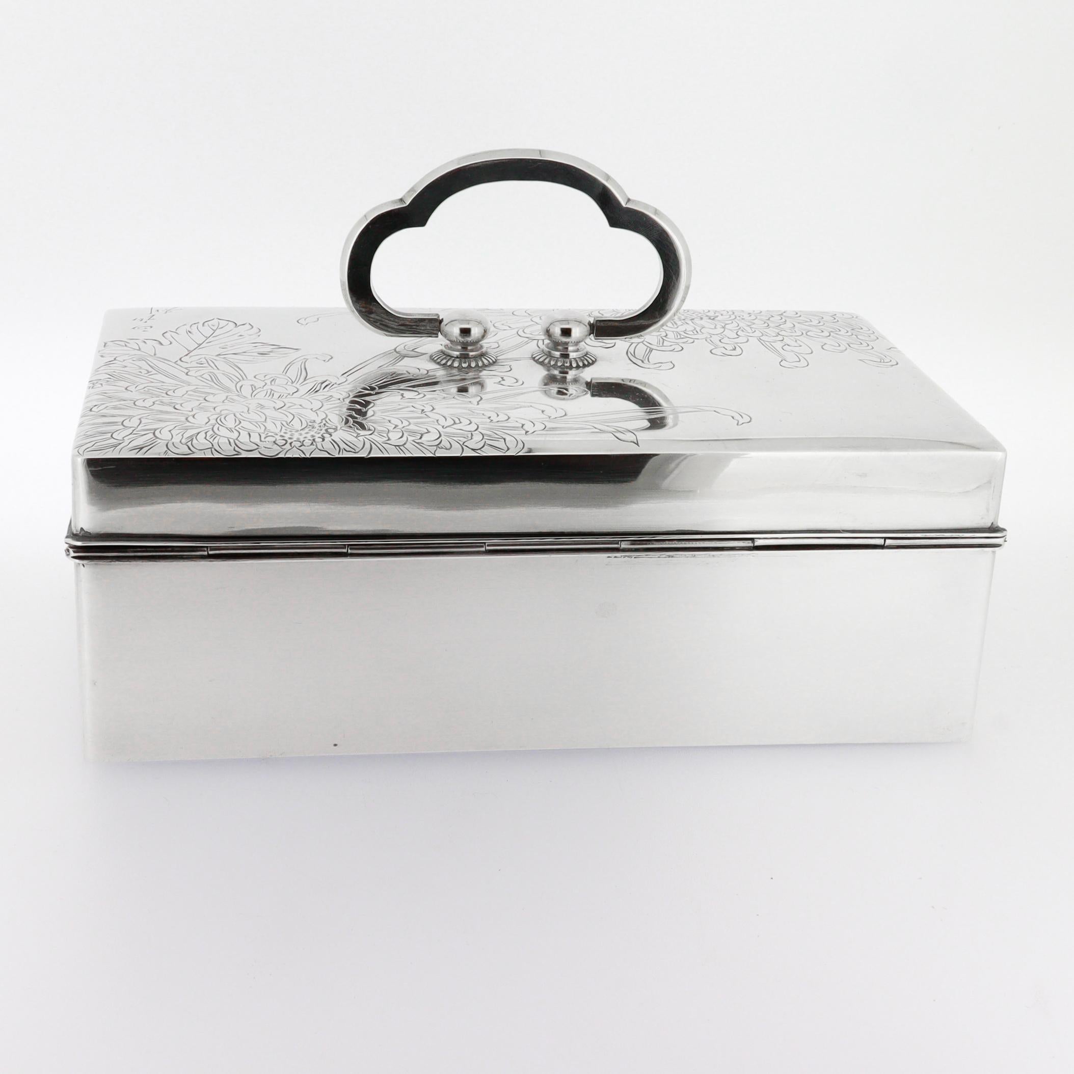 Signed Japanese 950 Sterling Silver Handled Jewelry Box with Chrysanthemums For Sale 3