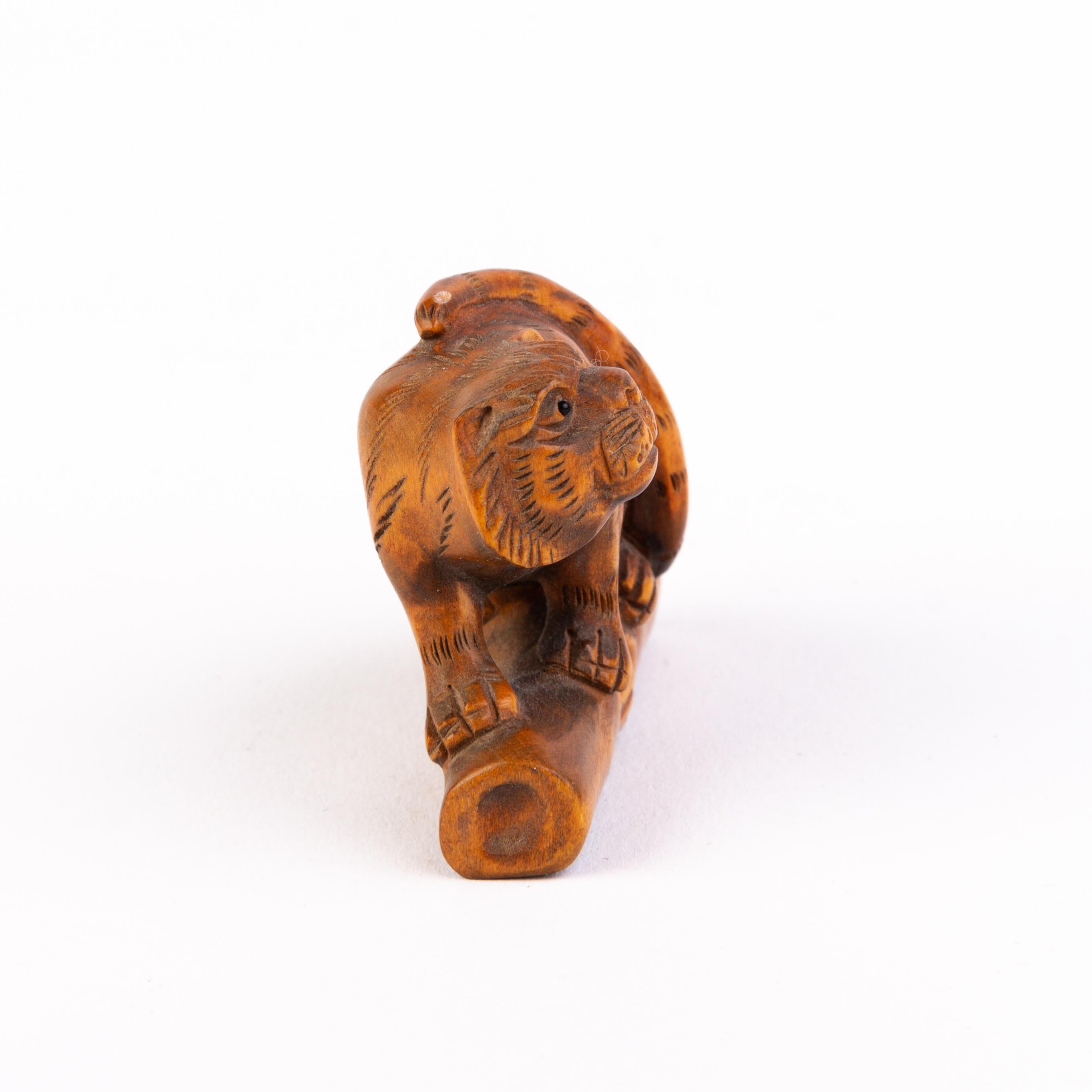 In good condition
From a private collection
Free international shipping
Signed Japanese Boxwood Netsuke Inro of a Tiger 