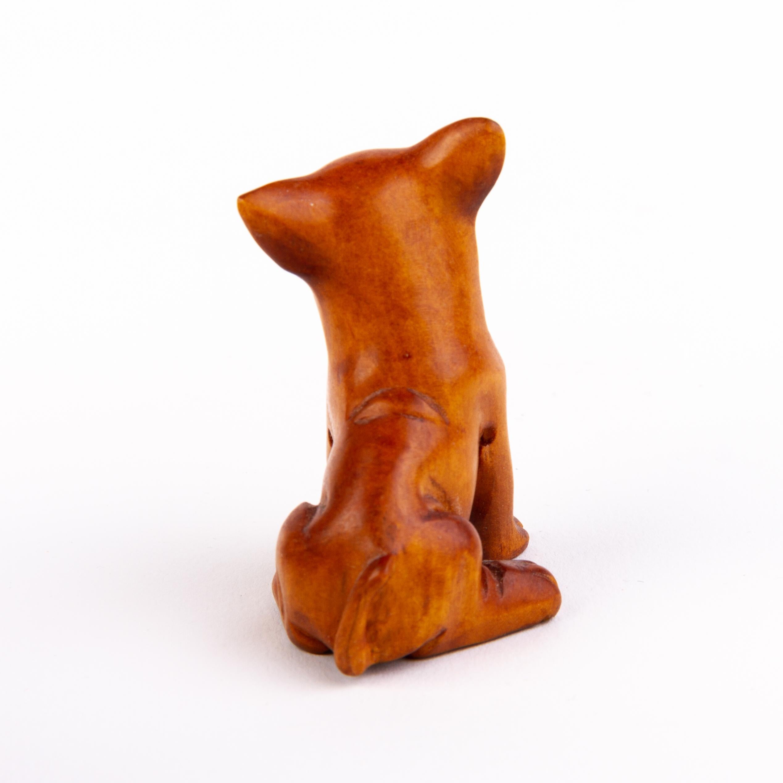 Signed Japanese Boxwood Netsuke Inro of Dog  In Good Condition For Sale In Nottingham, GB