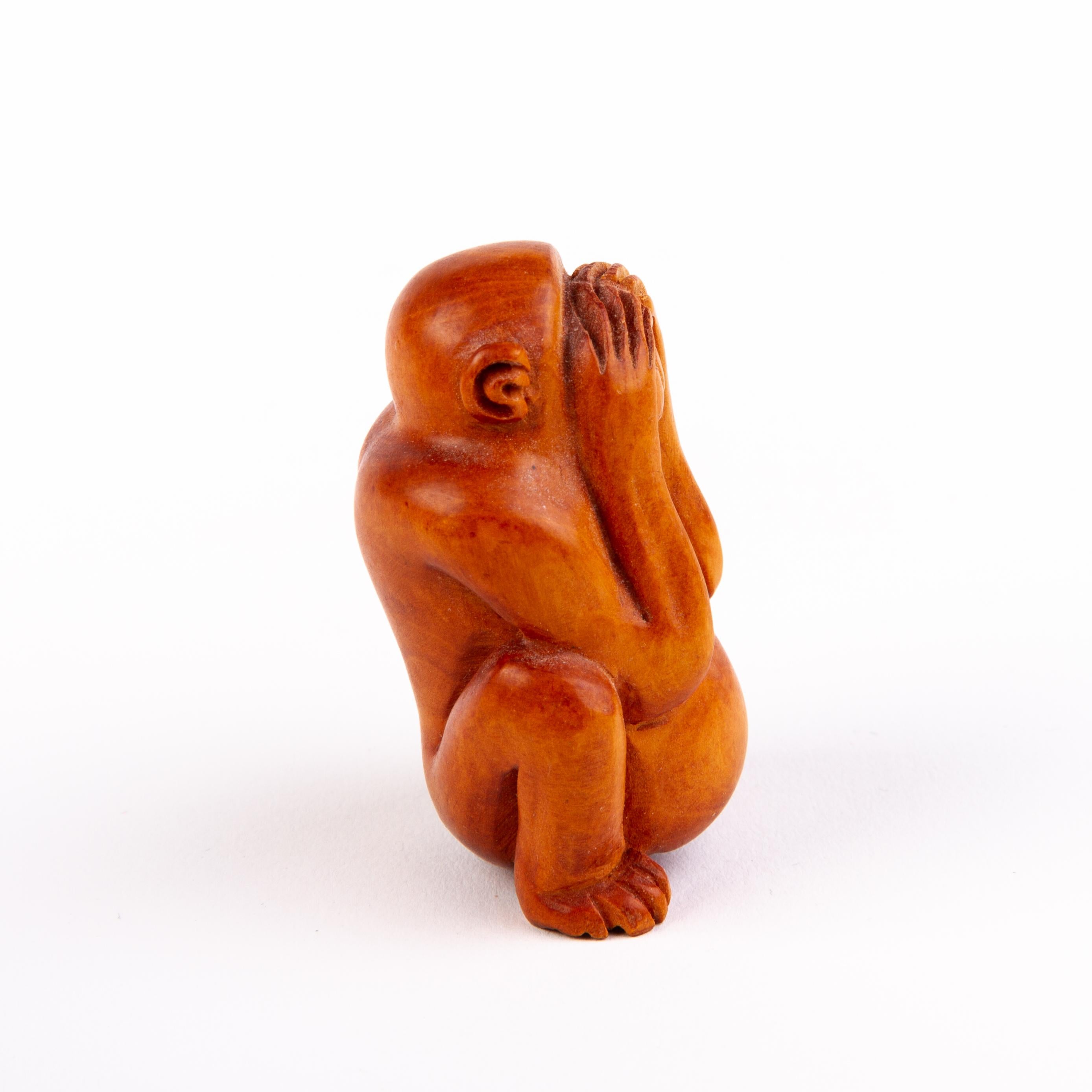 In good condition
From a private collection
Free international shipping
Signed Japanese Boxwood Netsuke Inro of Monkey 