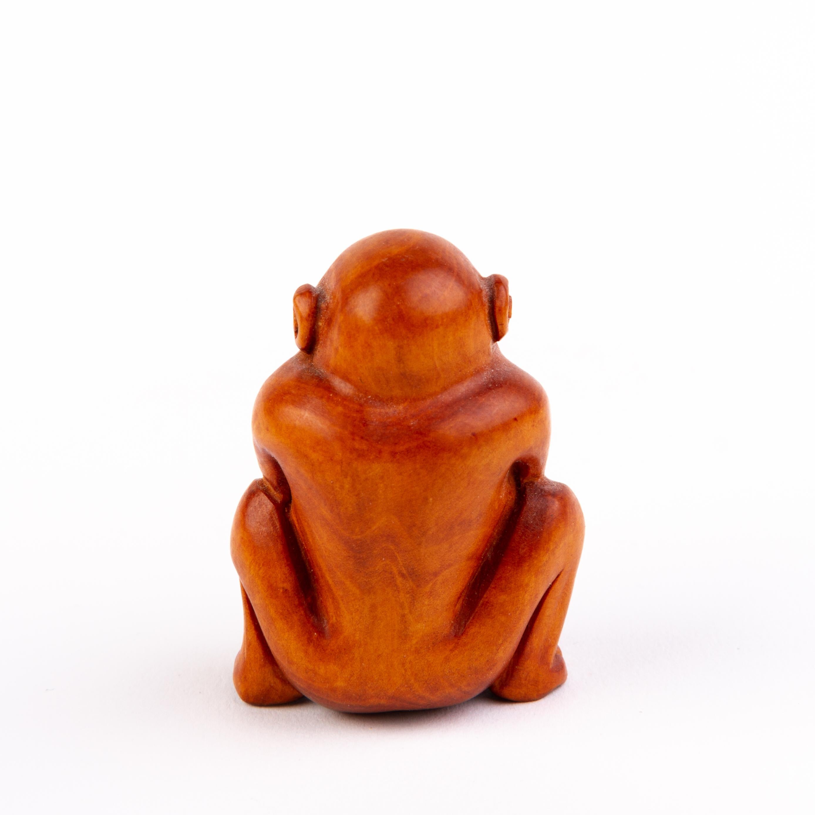 Signed Japanese Boxwood Netsuke Inro of Monkey  In Good Condition For Sale In Nottingham, GB