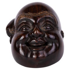 Signiertes japanisches geschnitztes Lachendes Buddha-Gesicht aus Buchsbaumholz, Netsuke Inro Ojime