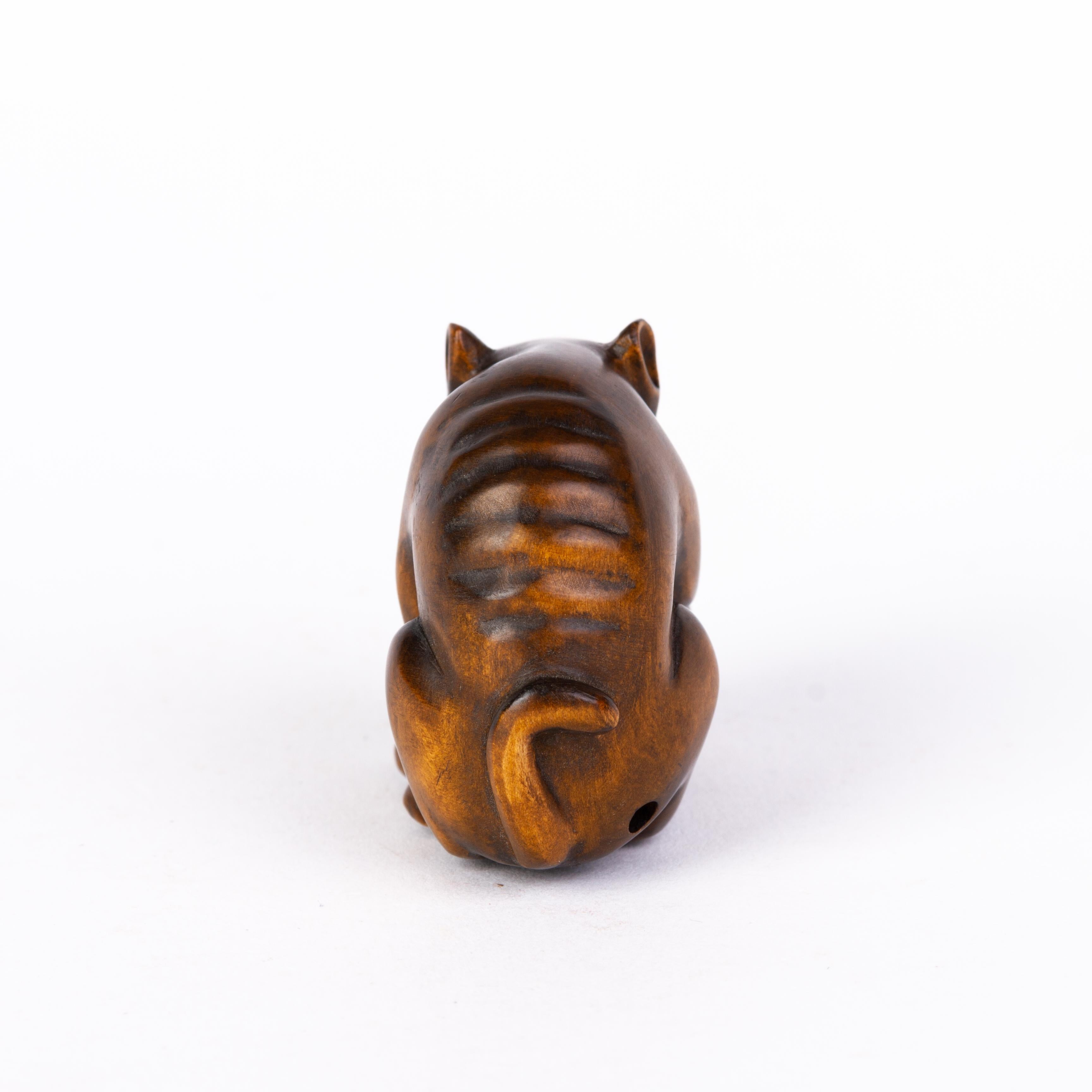 Signed Japanese Carved Boxwood Netsuke Inro Ojime In Good Condition For Sale In Nottingham, GB