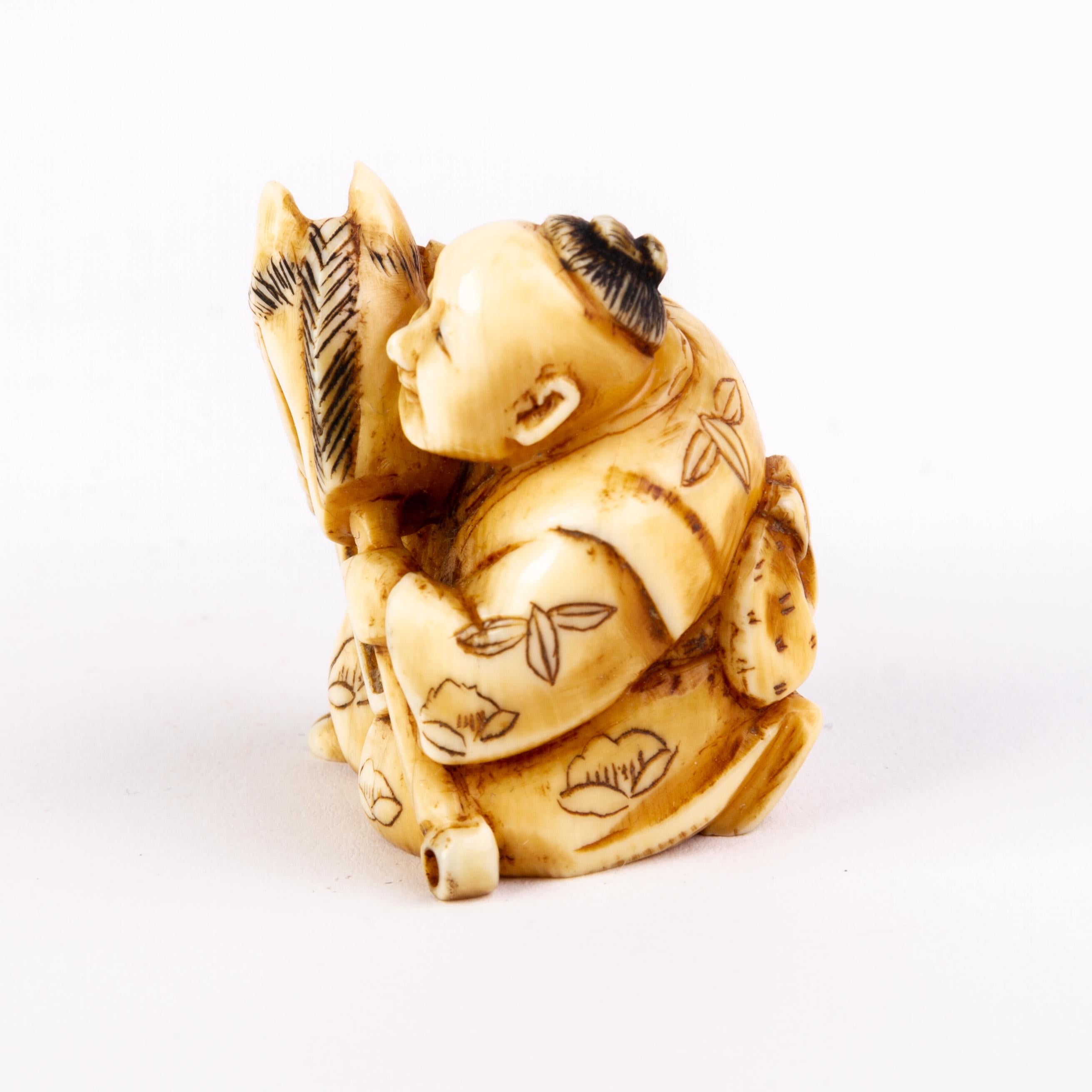 Signed Japanese Carved Edo Netsuke Inro In Good Condition In Nottingham, GB