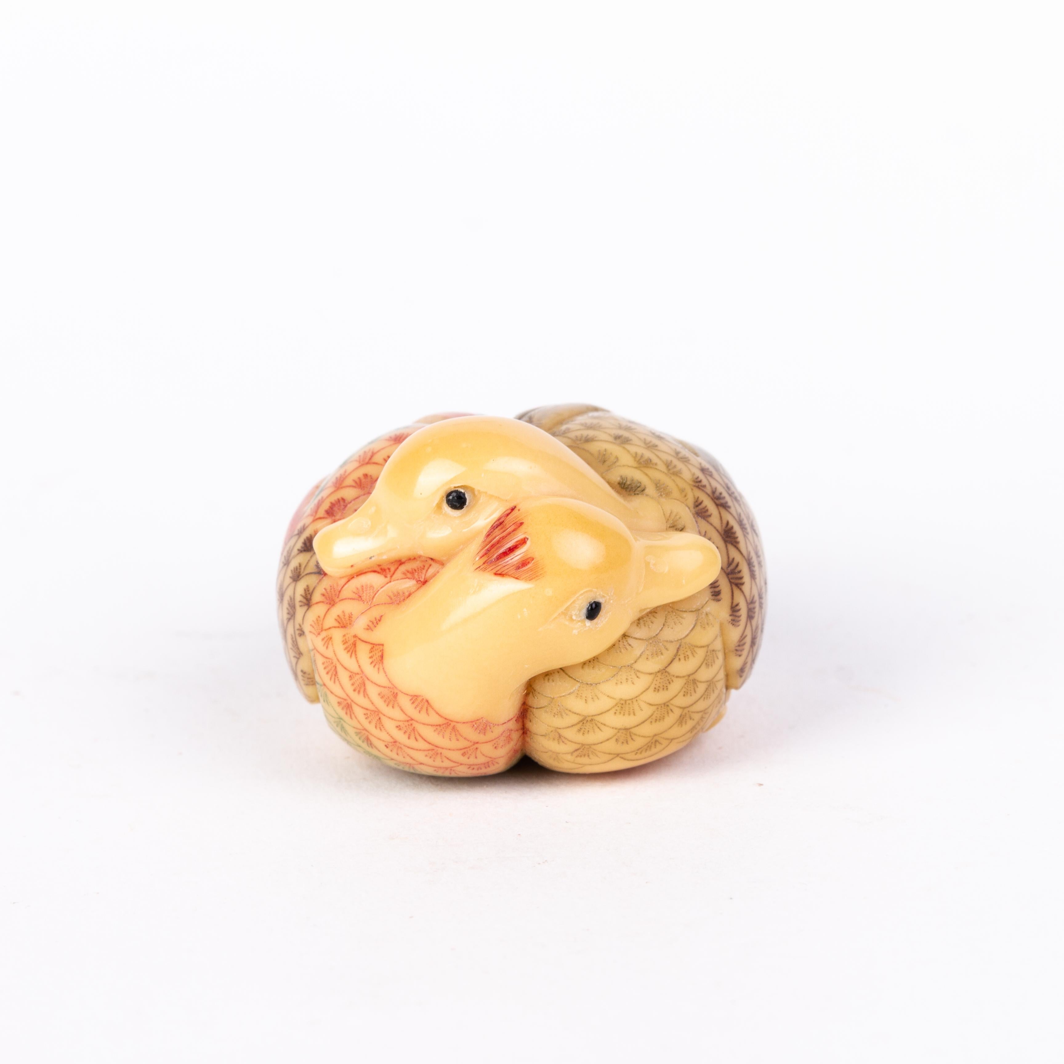 Japanese Carved tagua nut Netsuke Inro Ojime
Good condition
From a private collection.
Free international shipping.